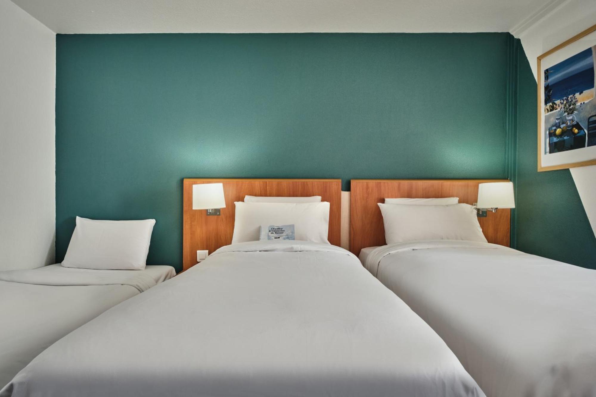 Triple Room 3 Single Beds