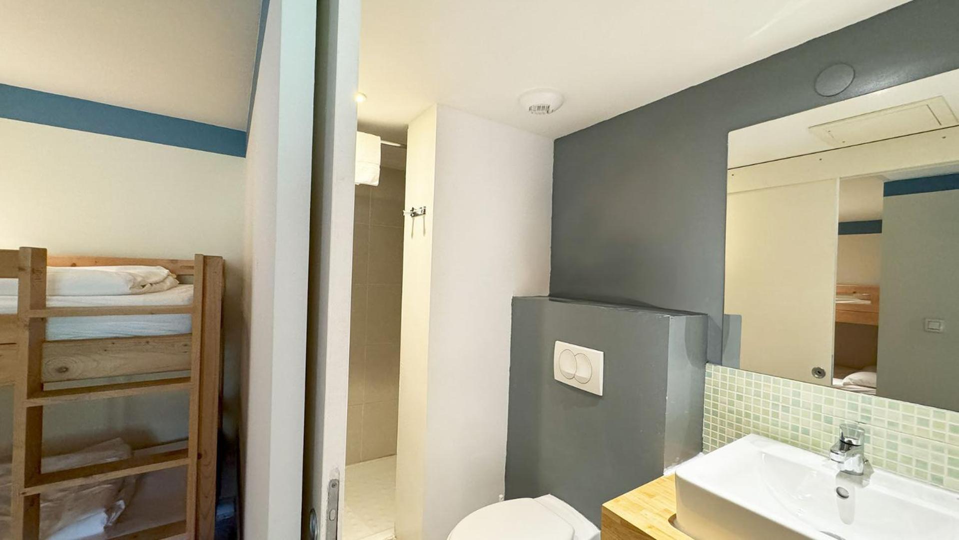 Quadruple Room Private Bathroom