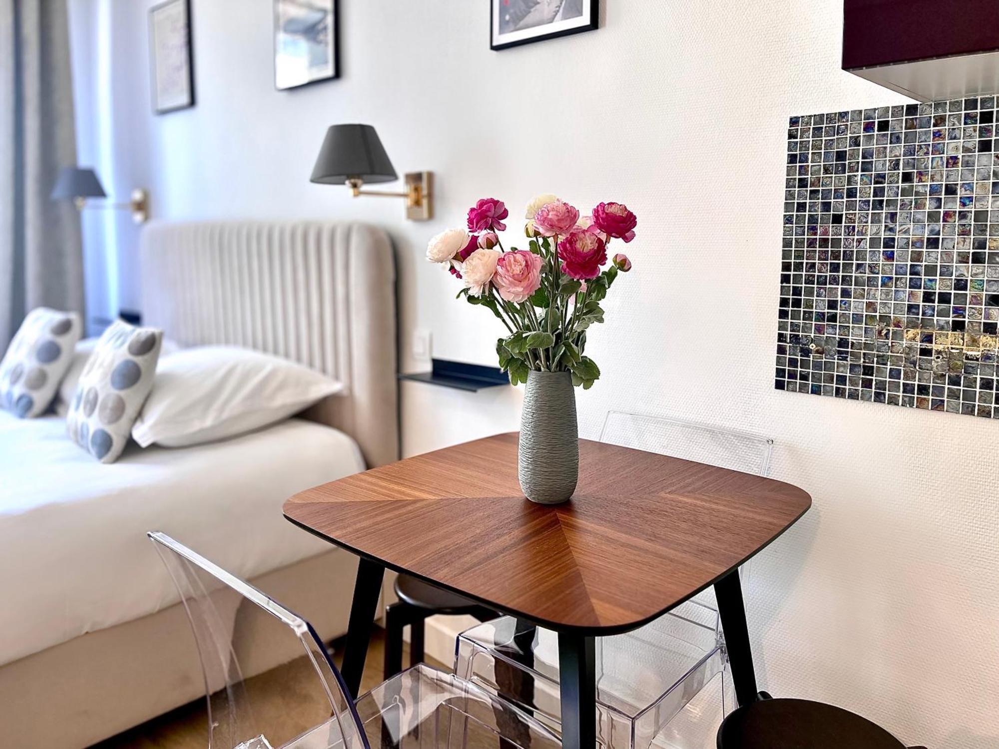 Studio Apartment
