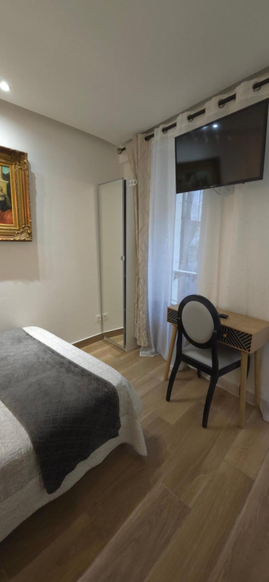 Double Room Shower without lift