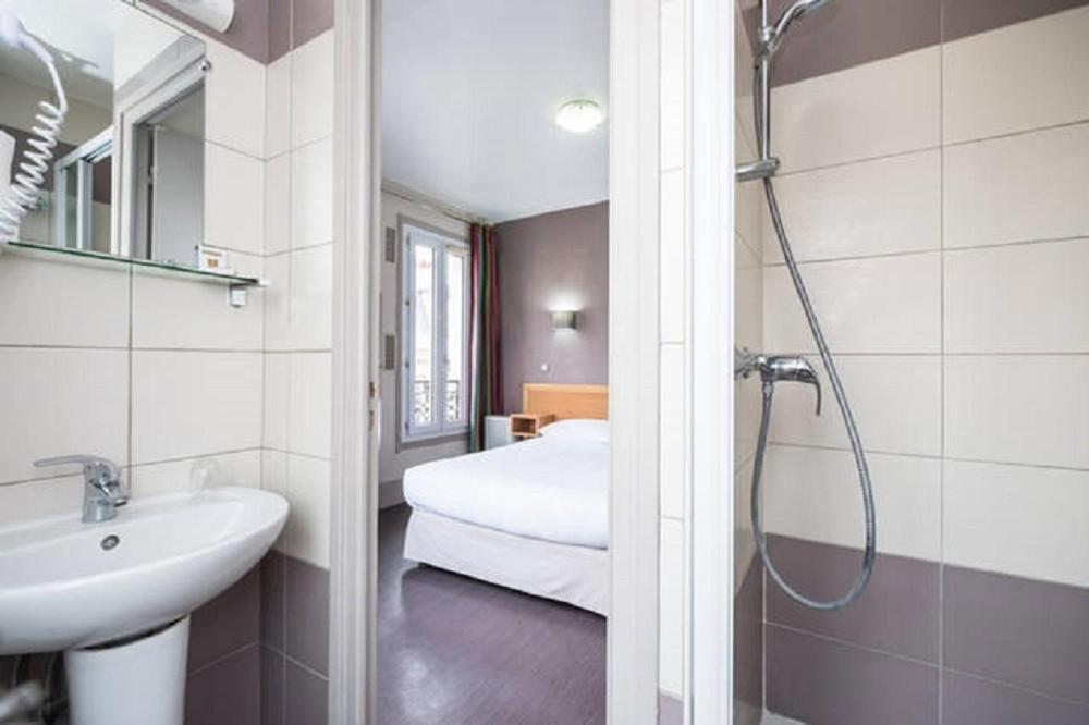Double Room Private Bathroom