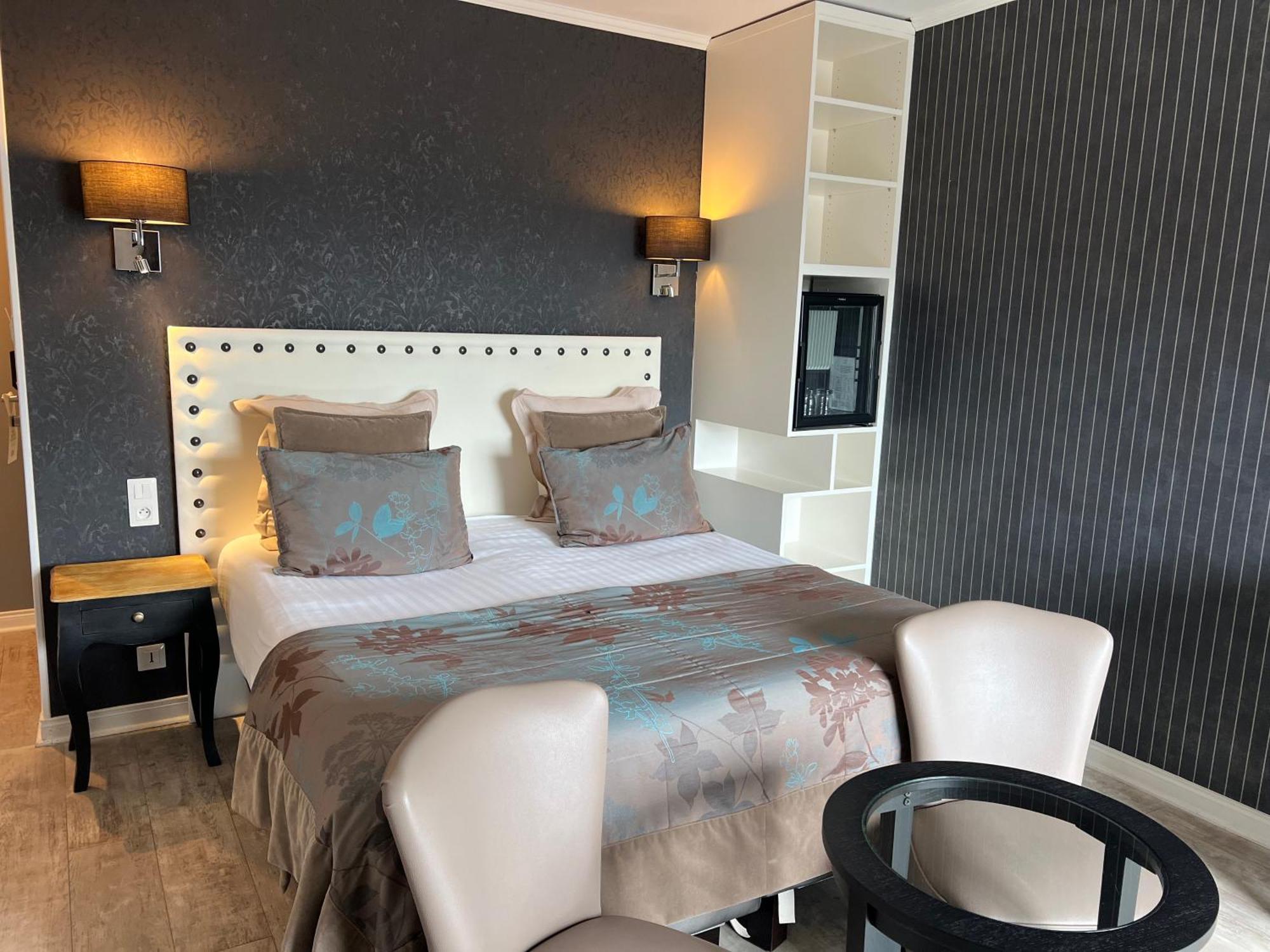 Essential Room