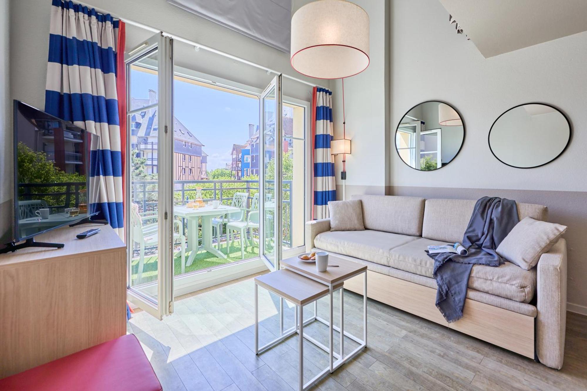 Superior One-Bedroom Duplex Apartment Balcony