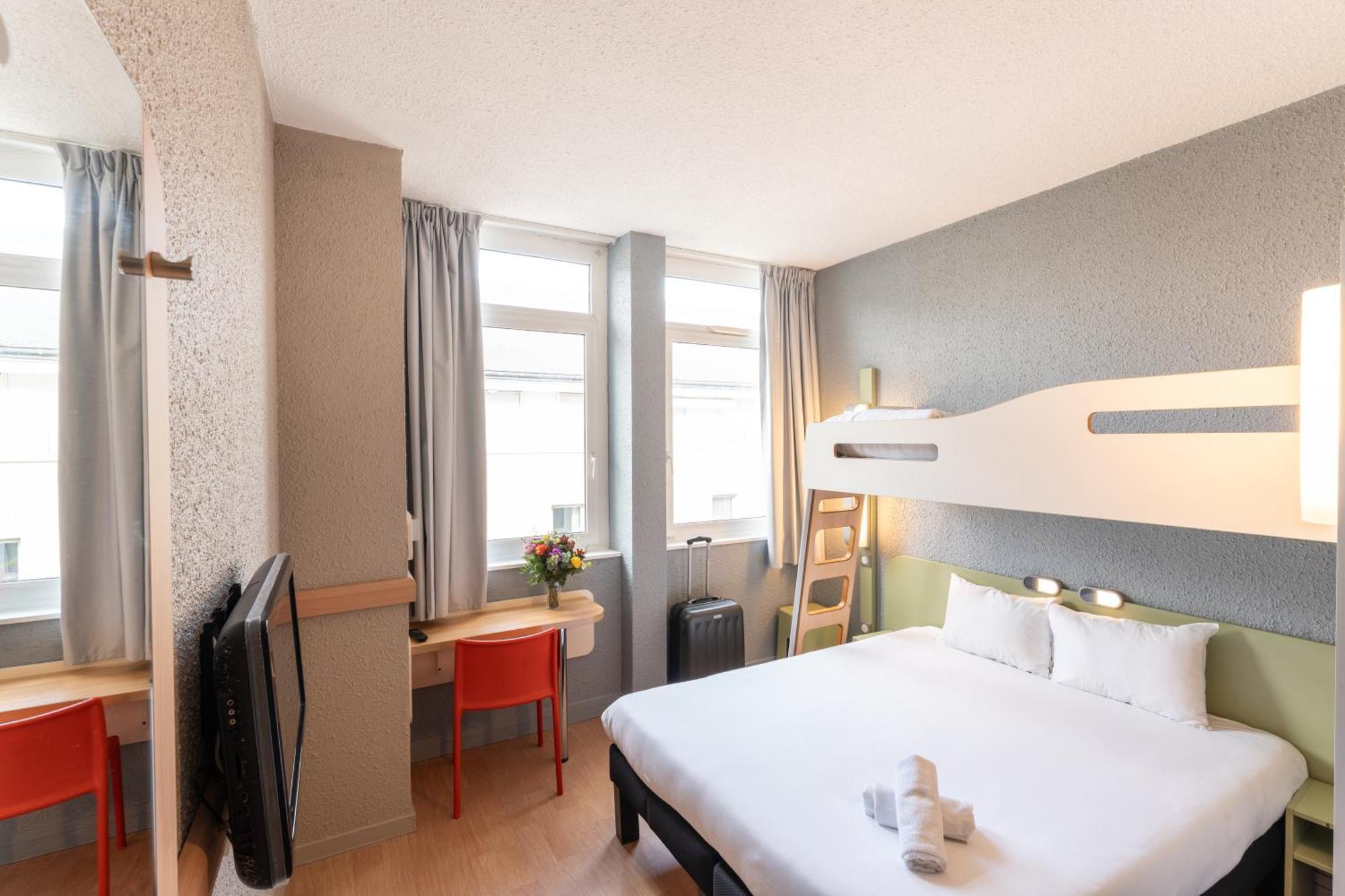 Standard Double Room a Bunk Bed