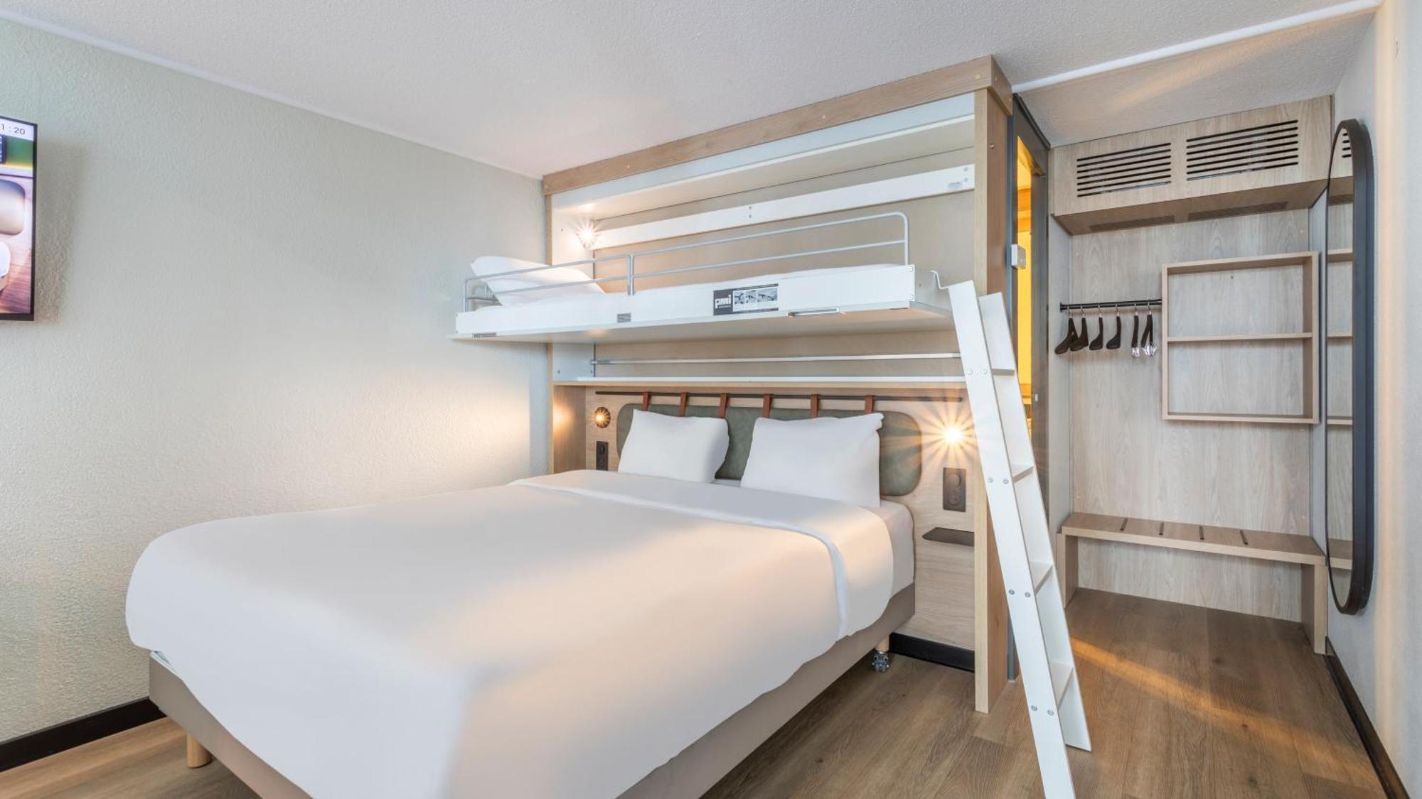 Standard Room 1 Queen Bed 1 Bunk Bed