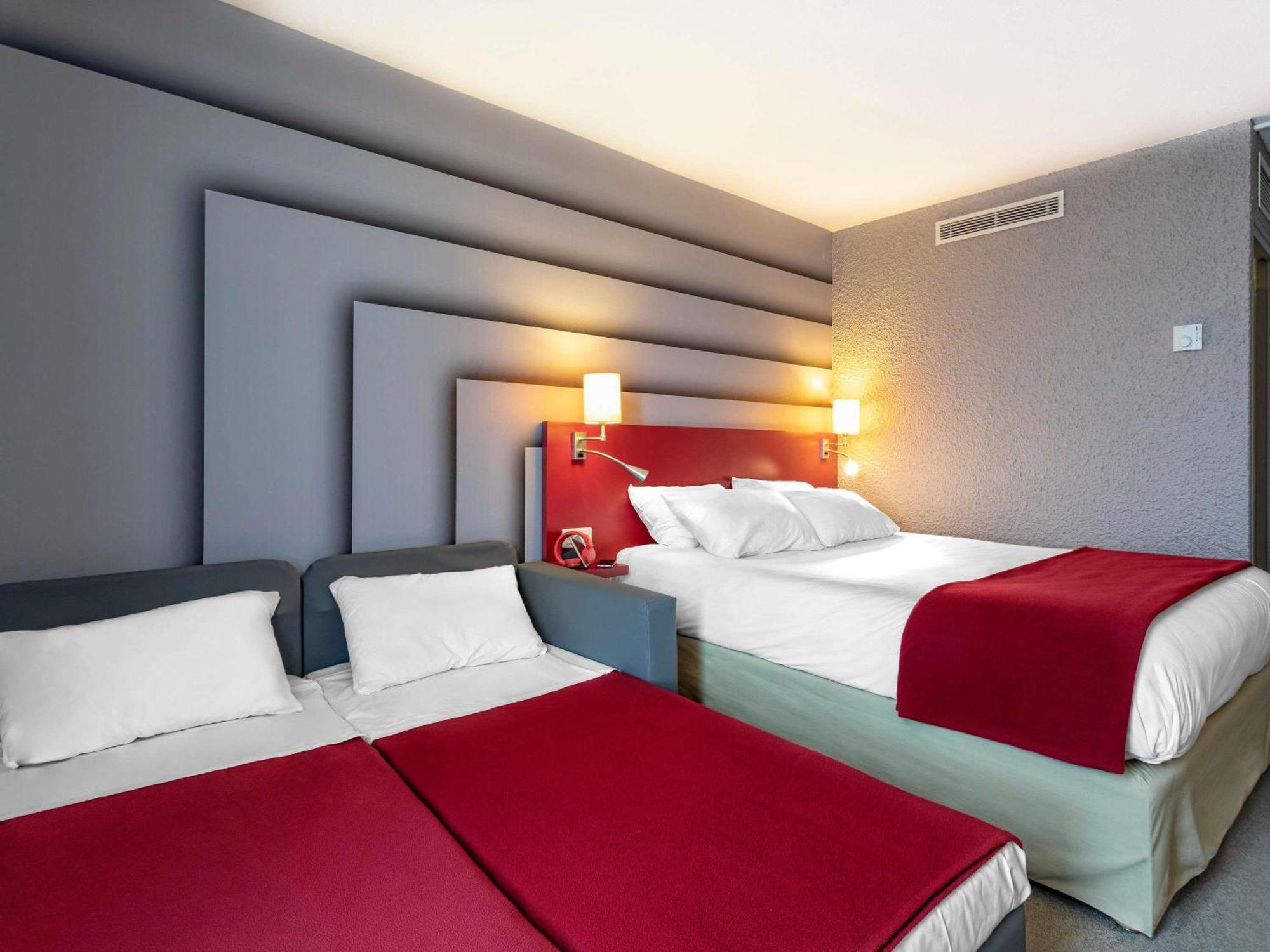 Standard Family Room 1 double bed 2 sofa beds
