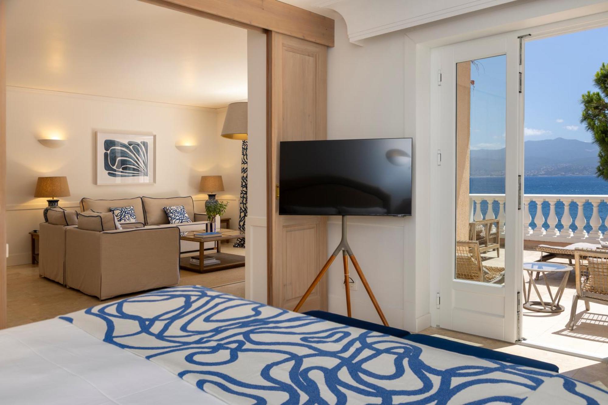 DELUXE SUITE terrace sea view