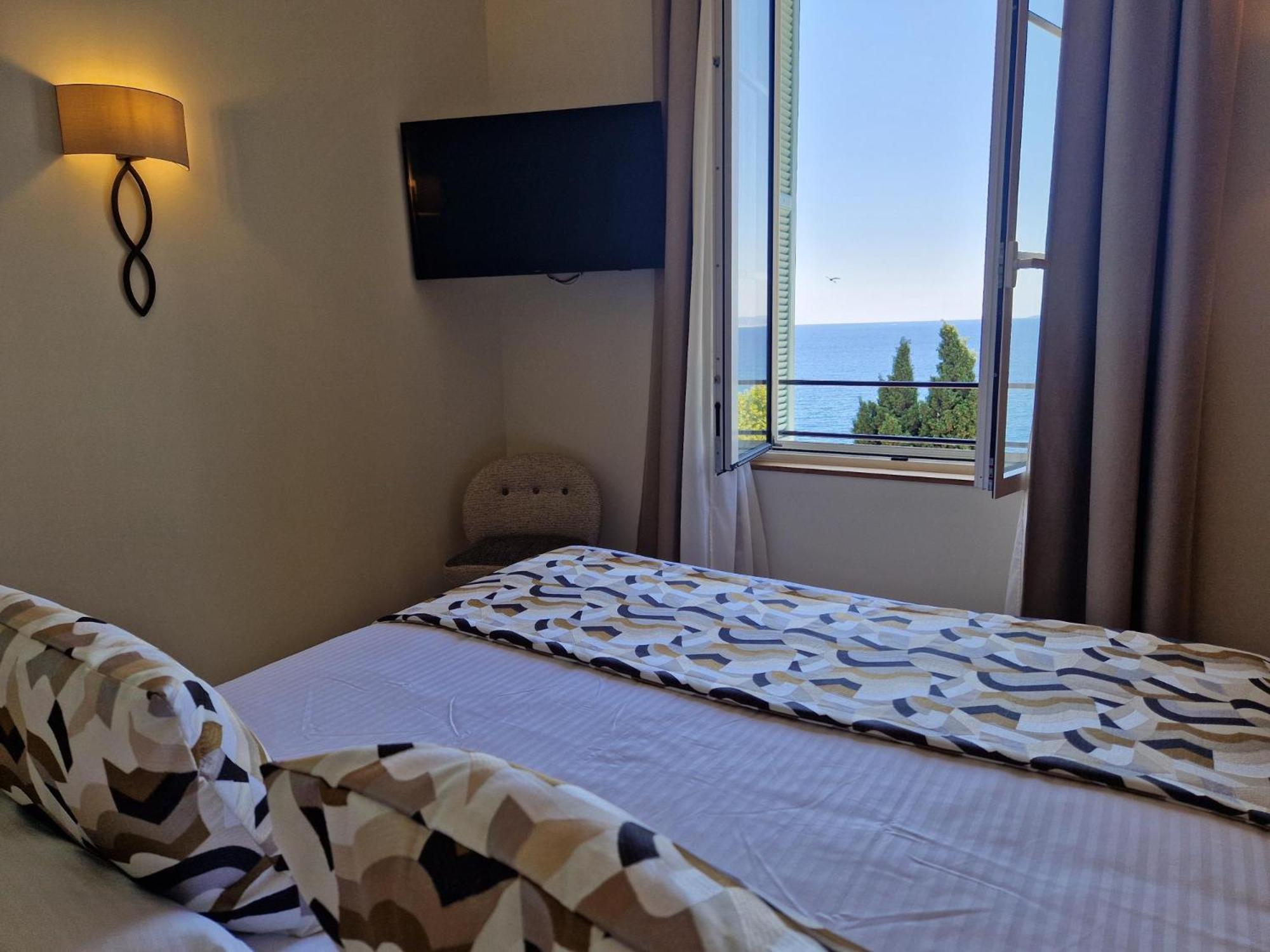 Double Room Sea View Annex Building access by stairs