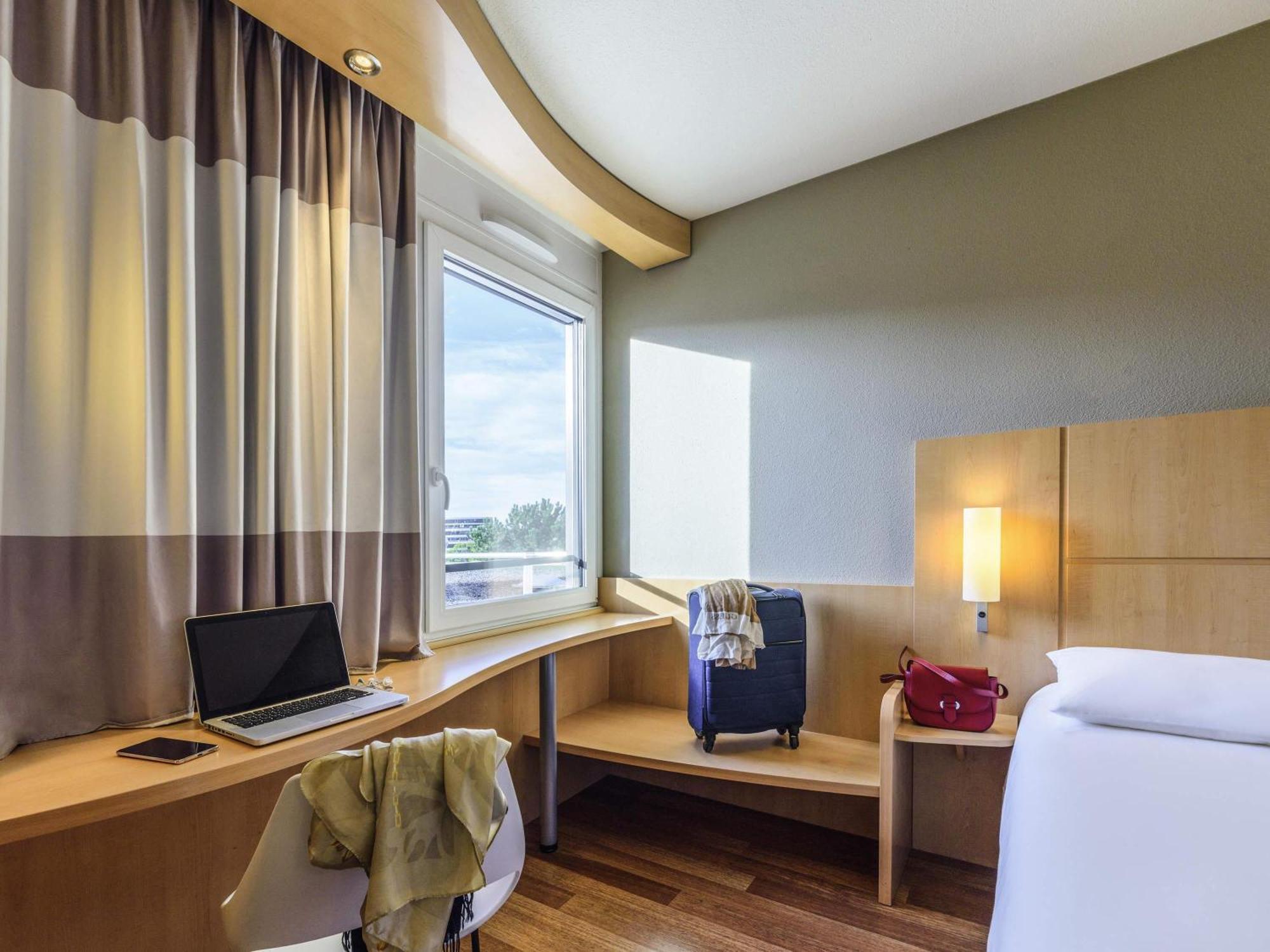 Standard Room Two Single Beds