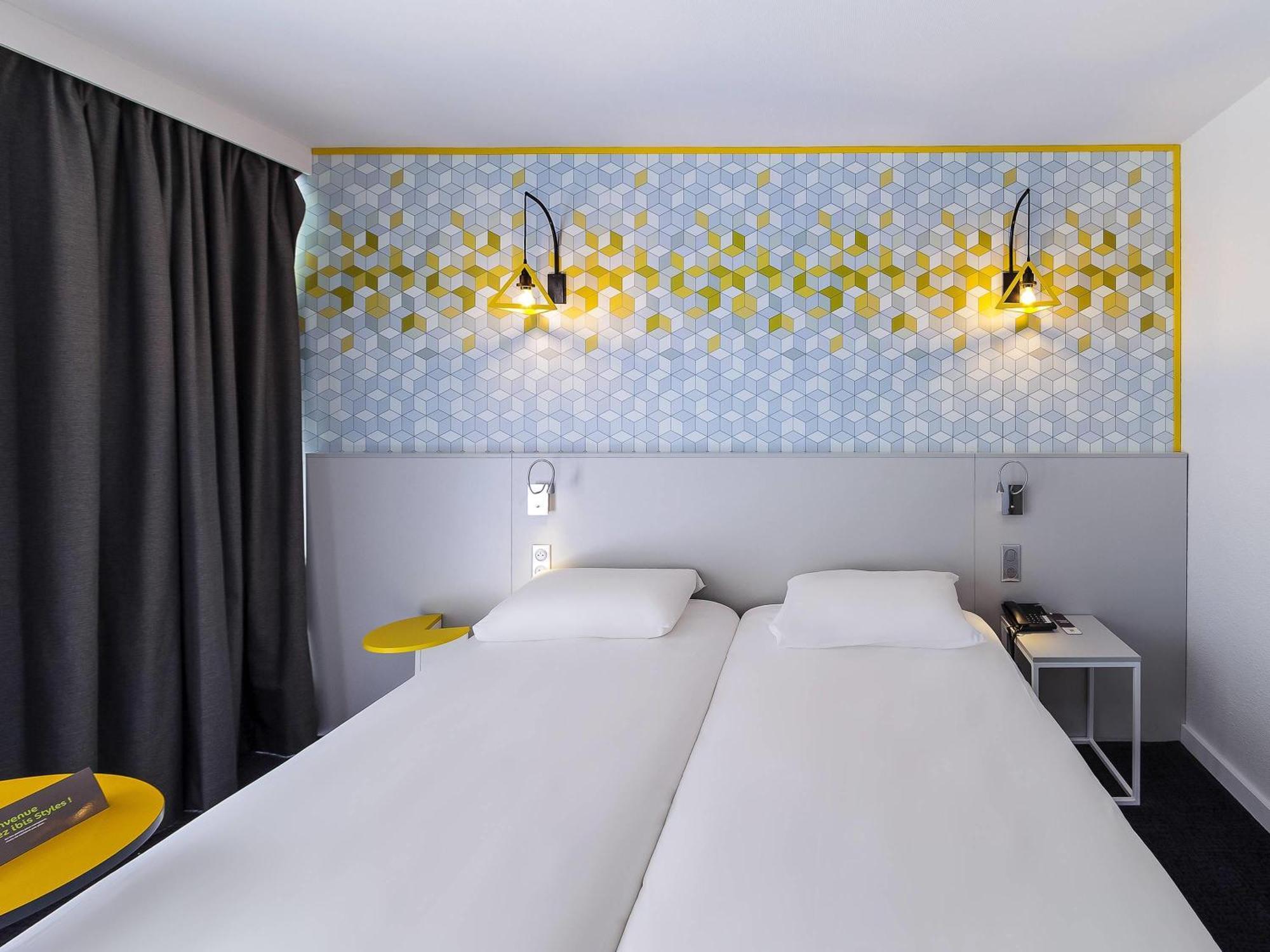 Standard Twin Room