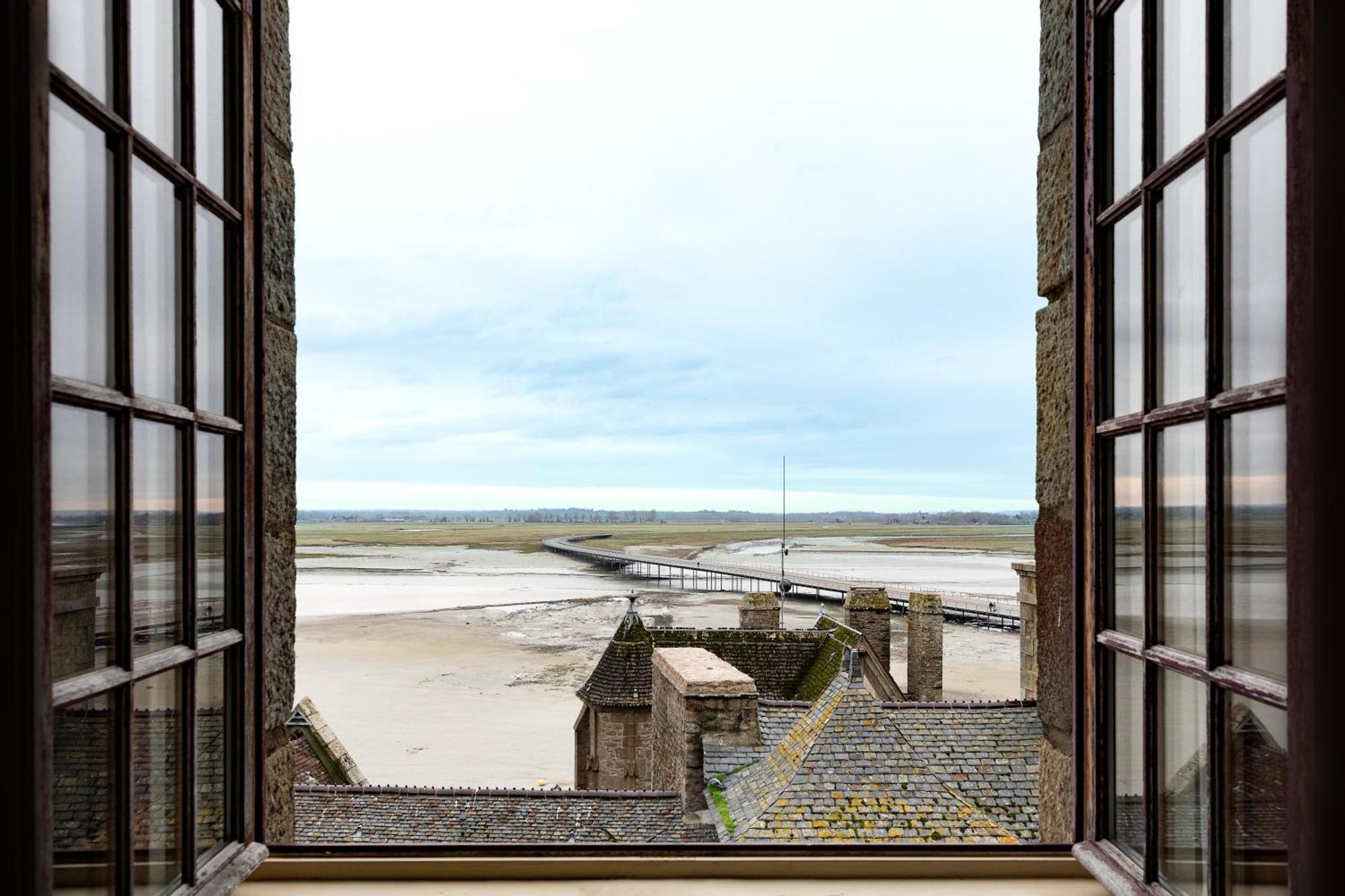 Double Room views of Mont-Saint-Michel Bay HIstorical Inn