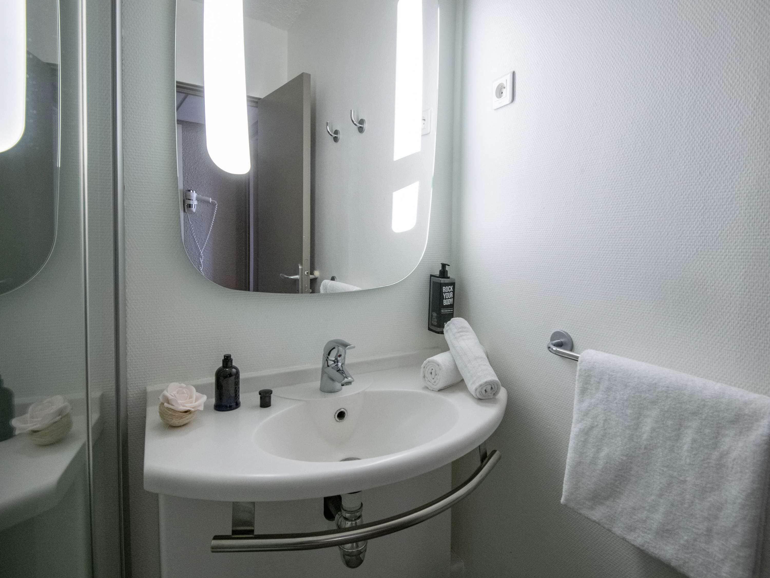 Standard Room Two Single Beds