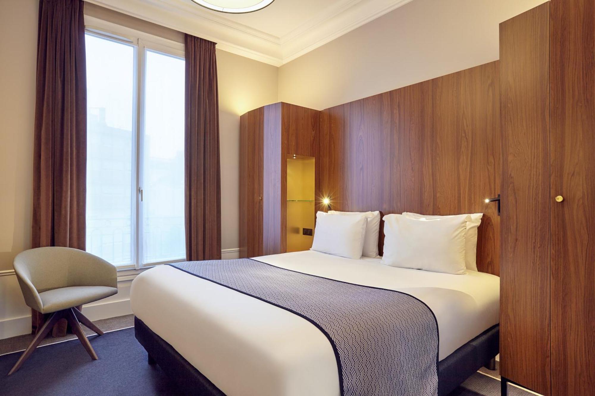 Premium King Room City View