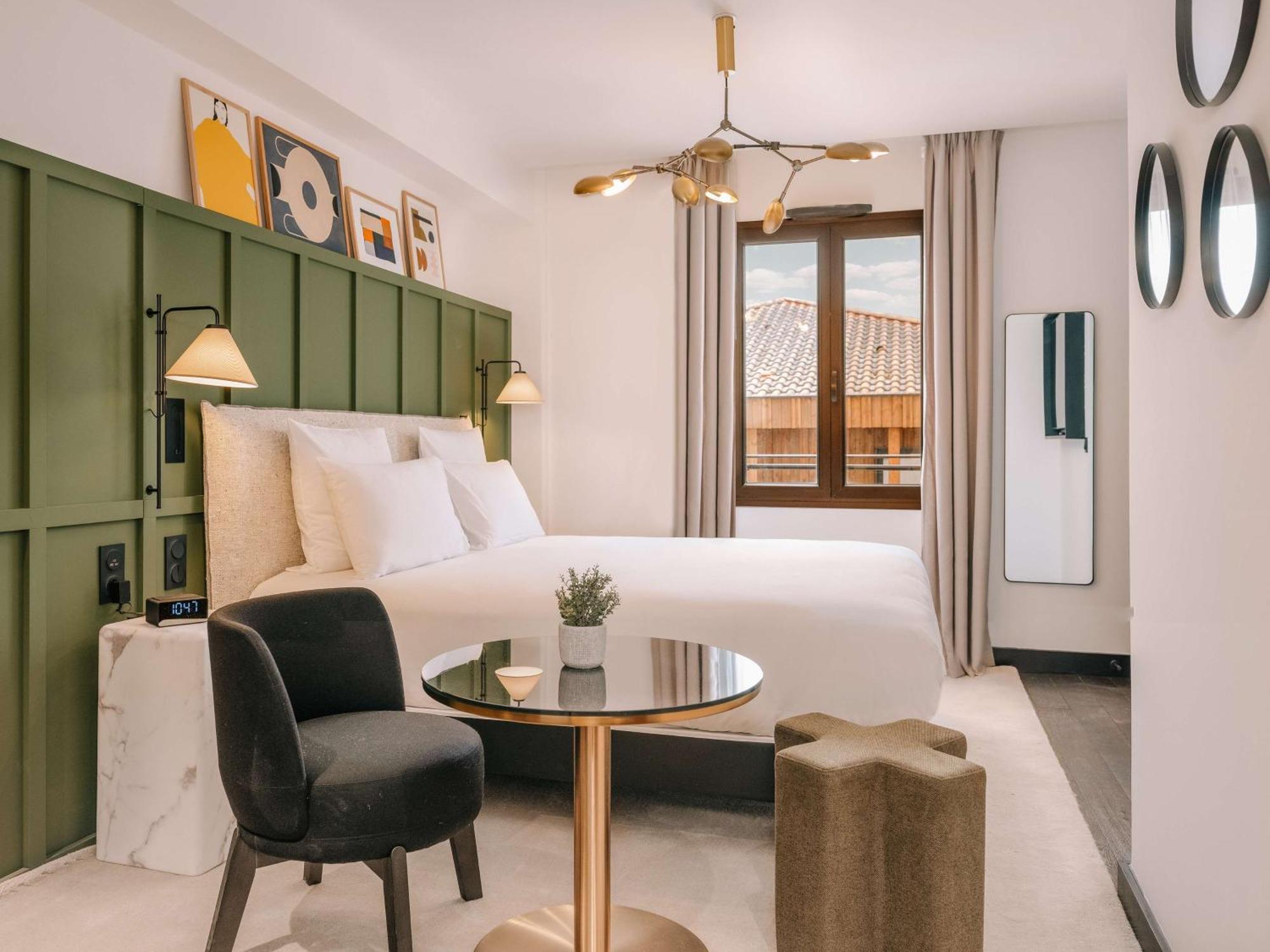 Deluxe King Room