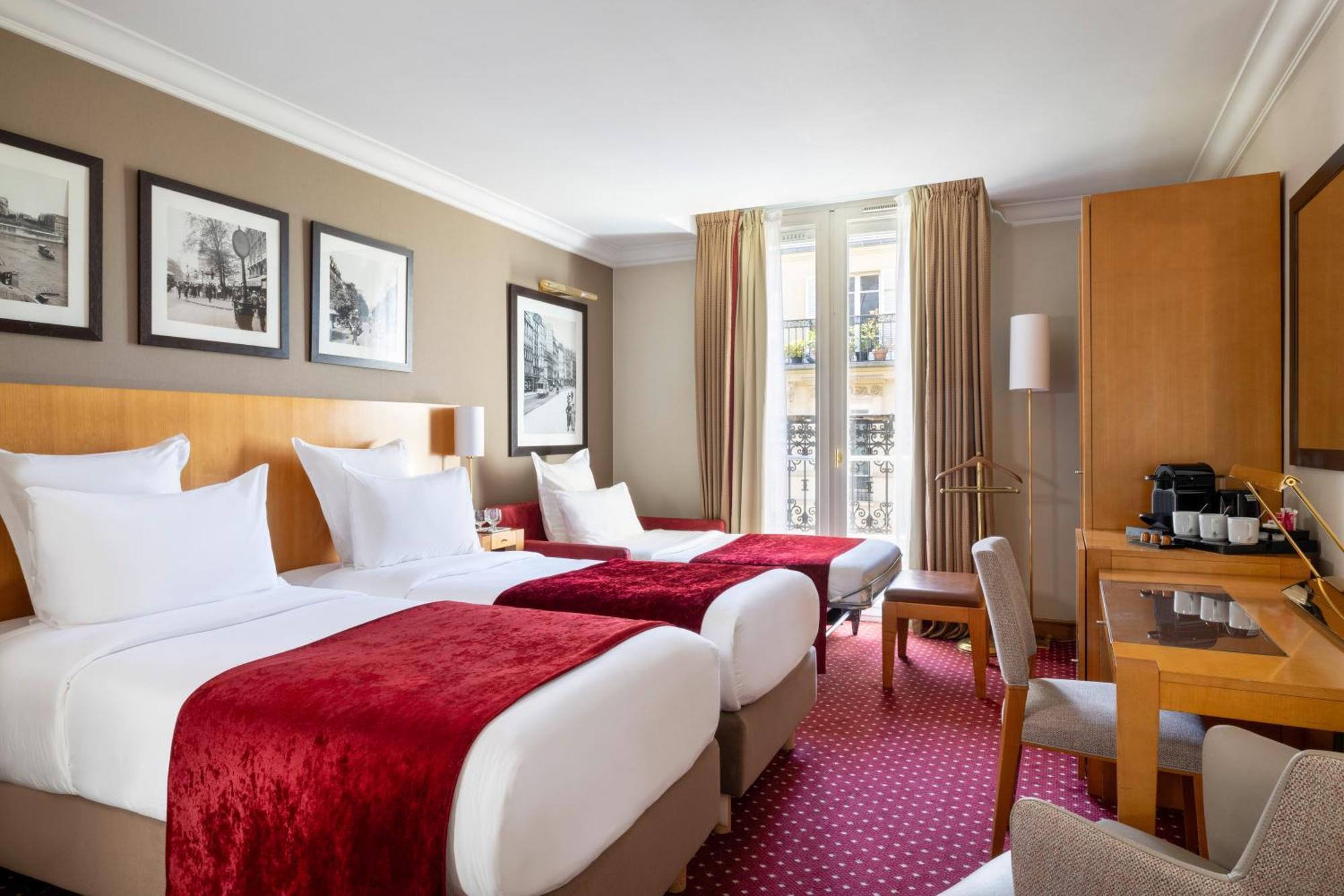 Triple Room
