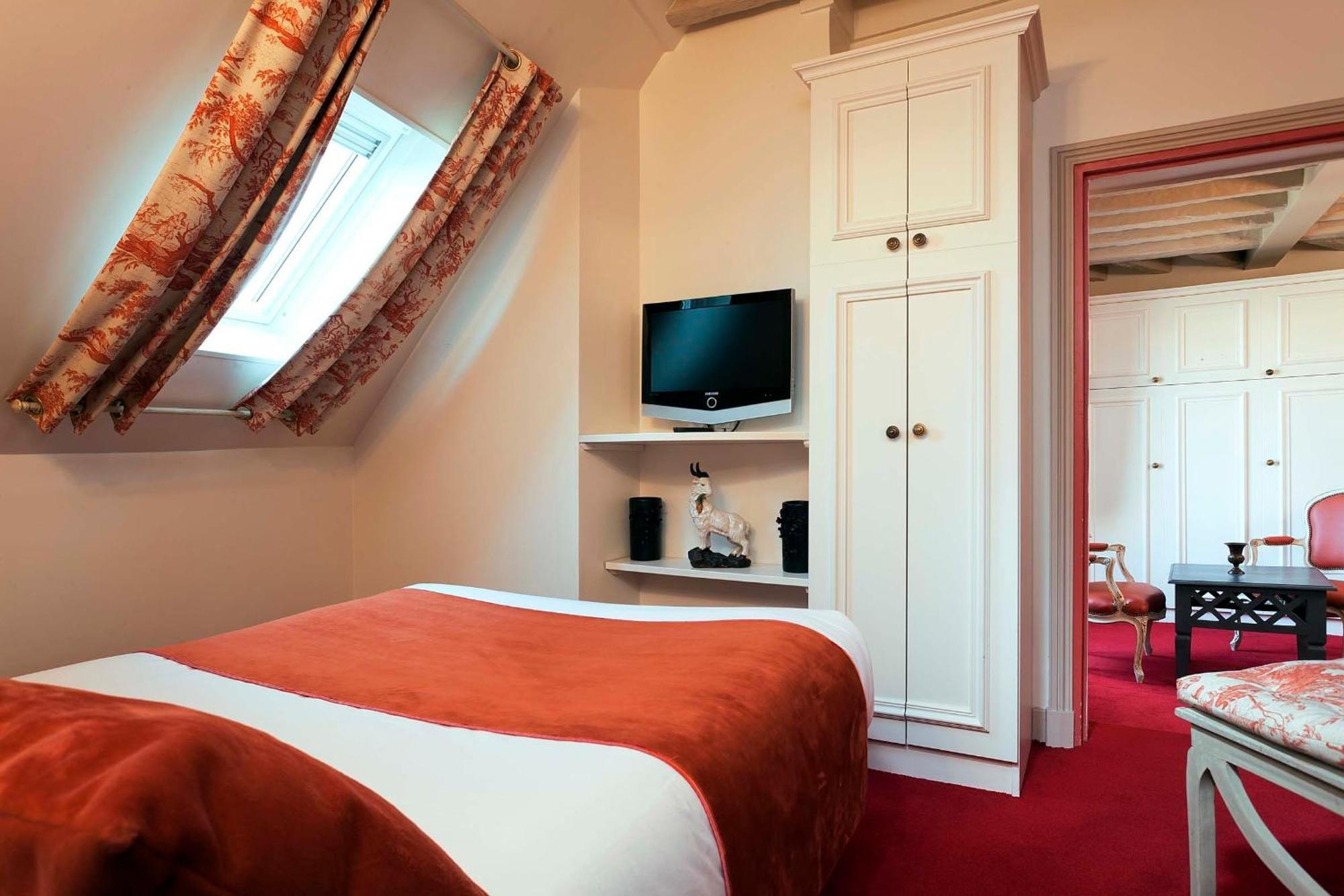 Quadruple Suite