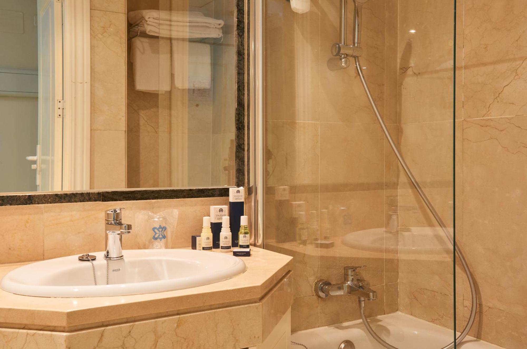 Classic Double or Twin Room