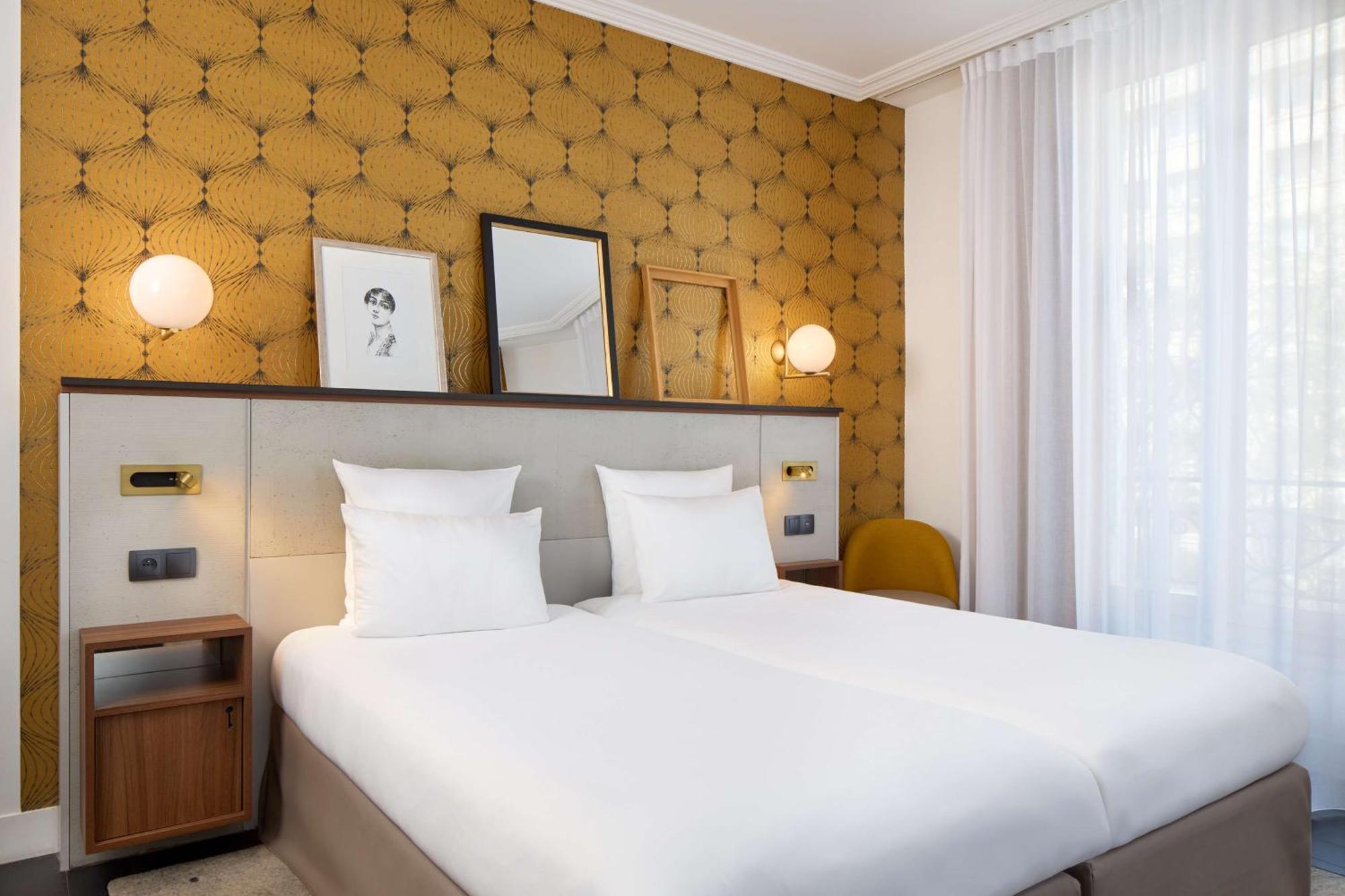 Superior Twin Room Access to Relaxation Area