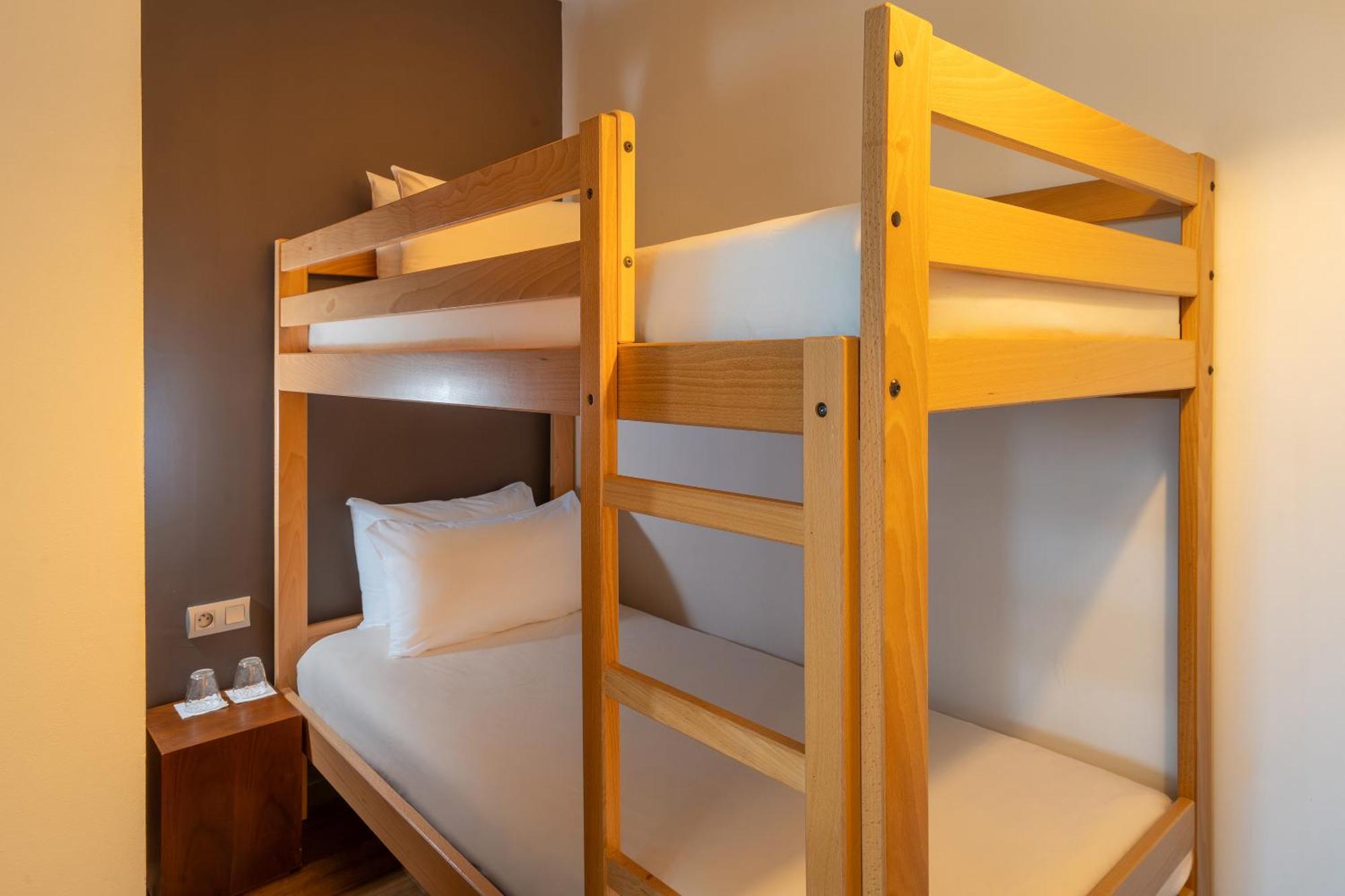 Family Room One Queen Bed One Bunk Bed Non-Smoking