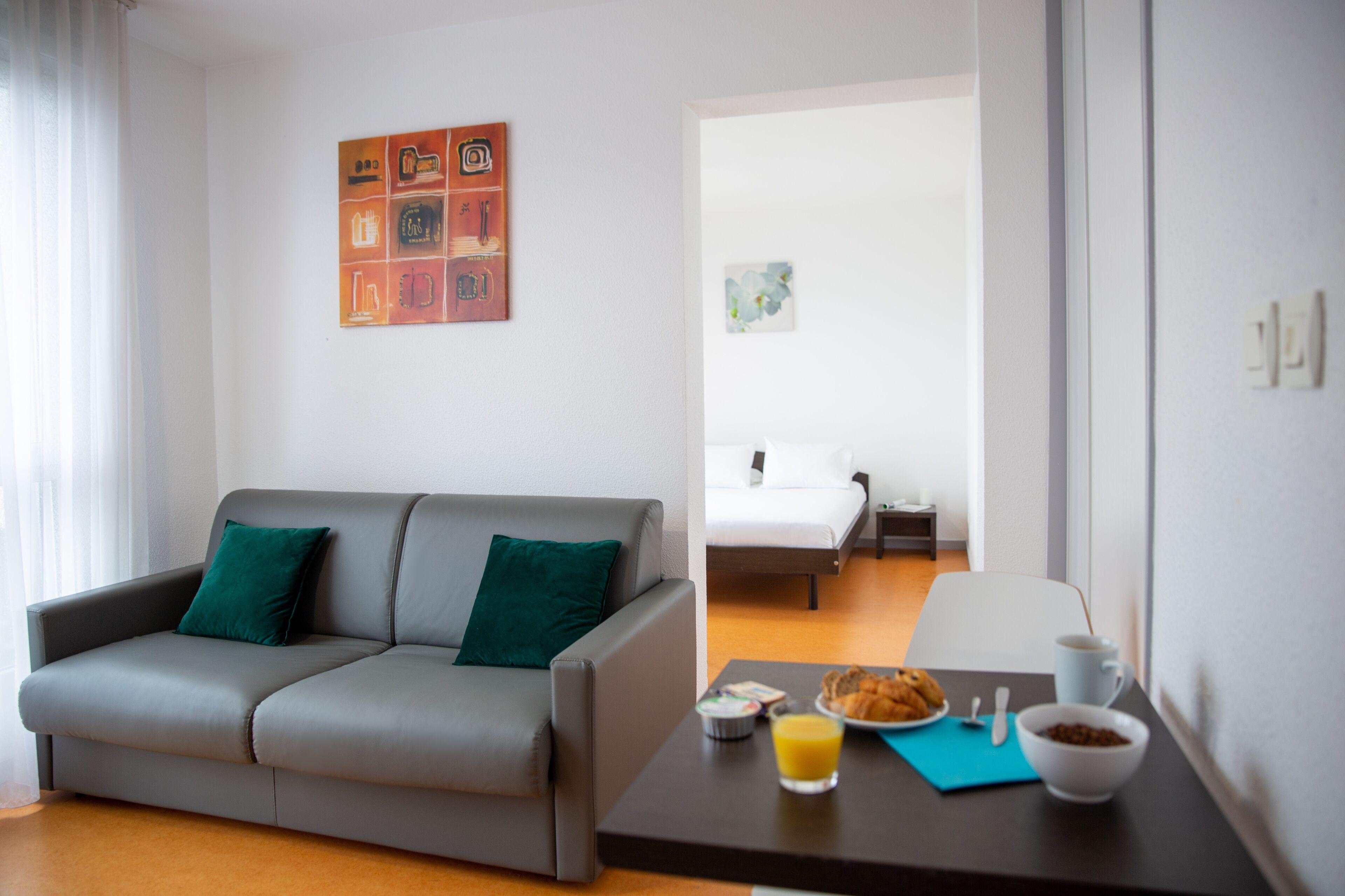 One Bedroom Apartment