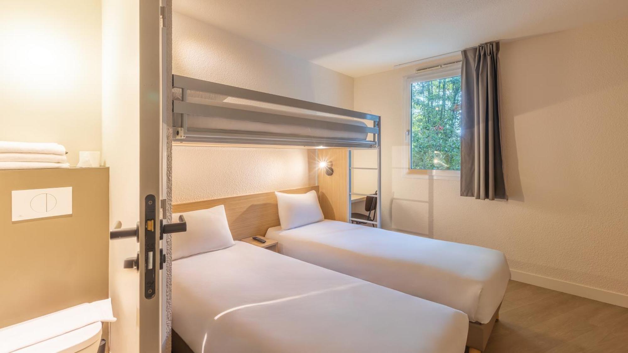 Standard Twin Room One Bunk Bed