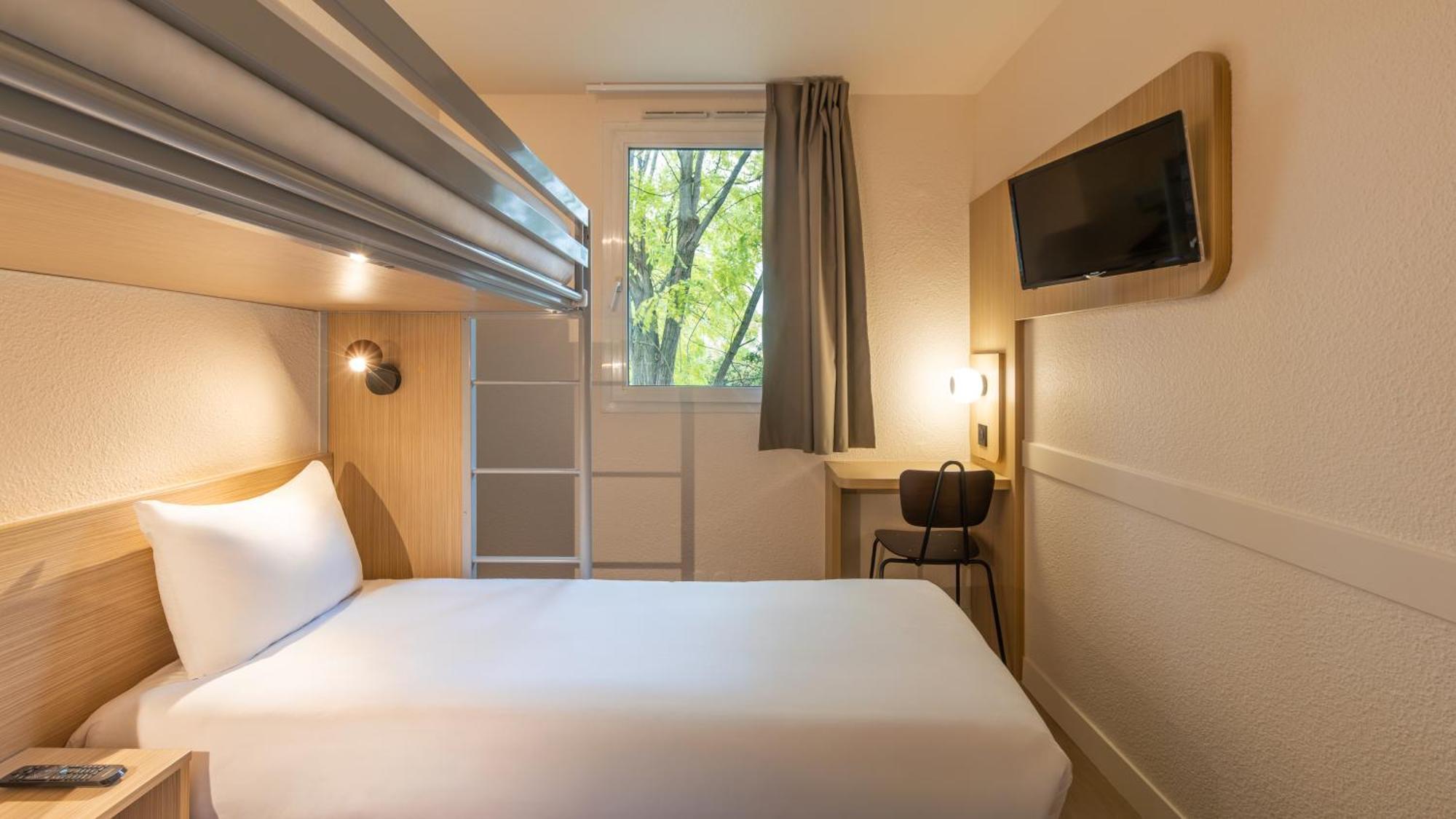 Standard Twin Room One Bunk Bed
