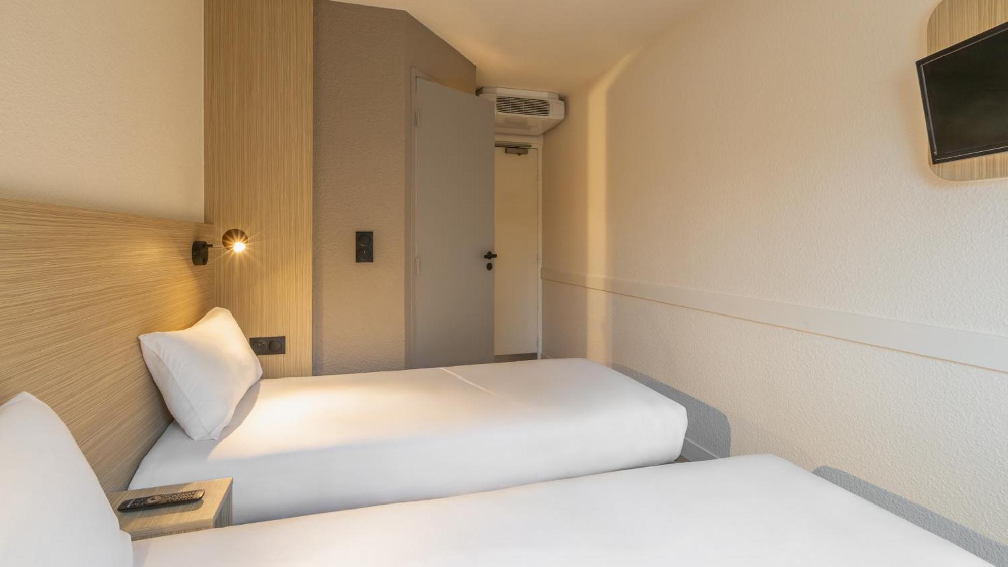Standard Room 2 Single Beds