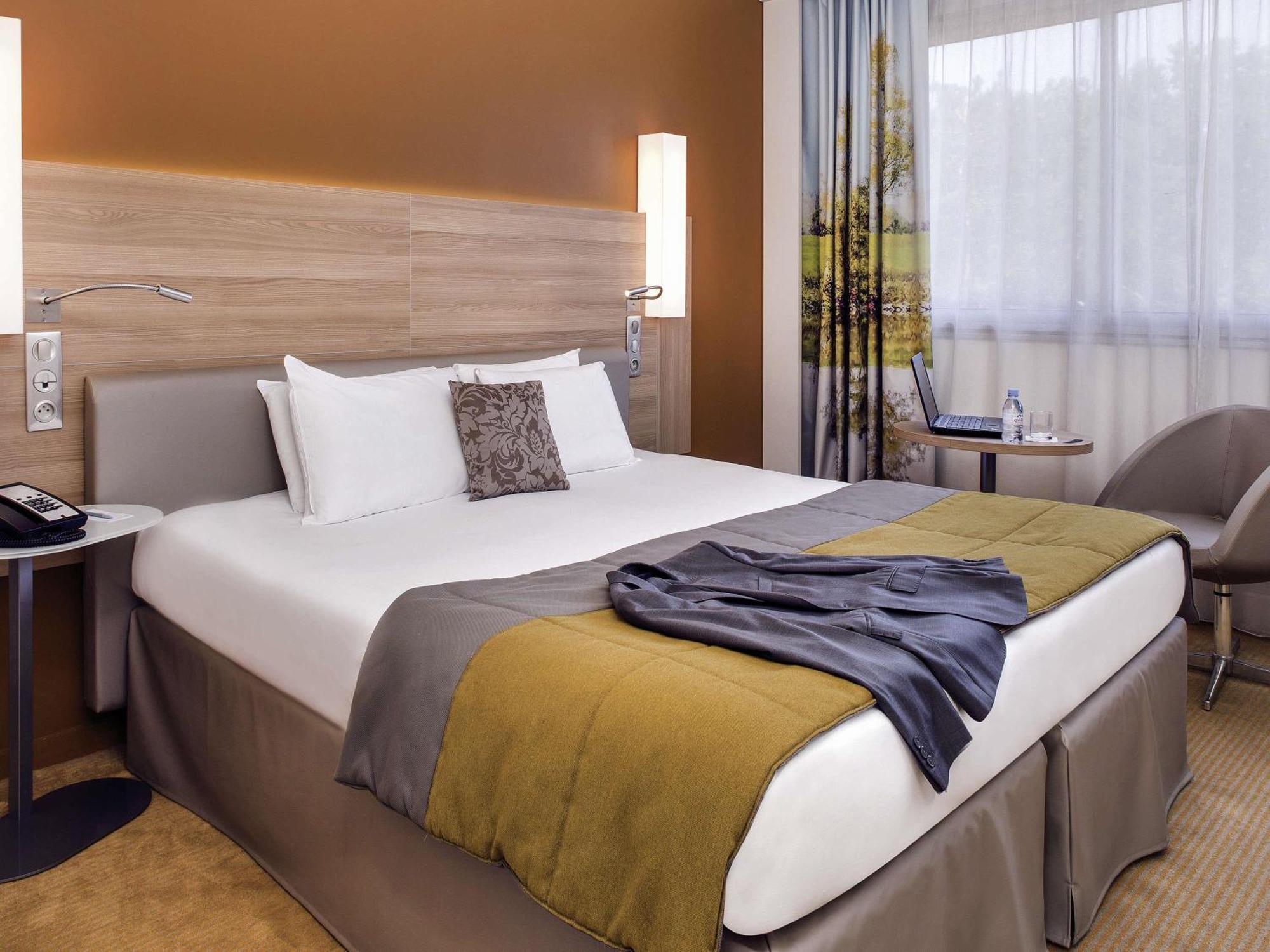 Classic Double Room King Size Bed
