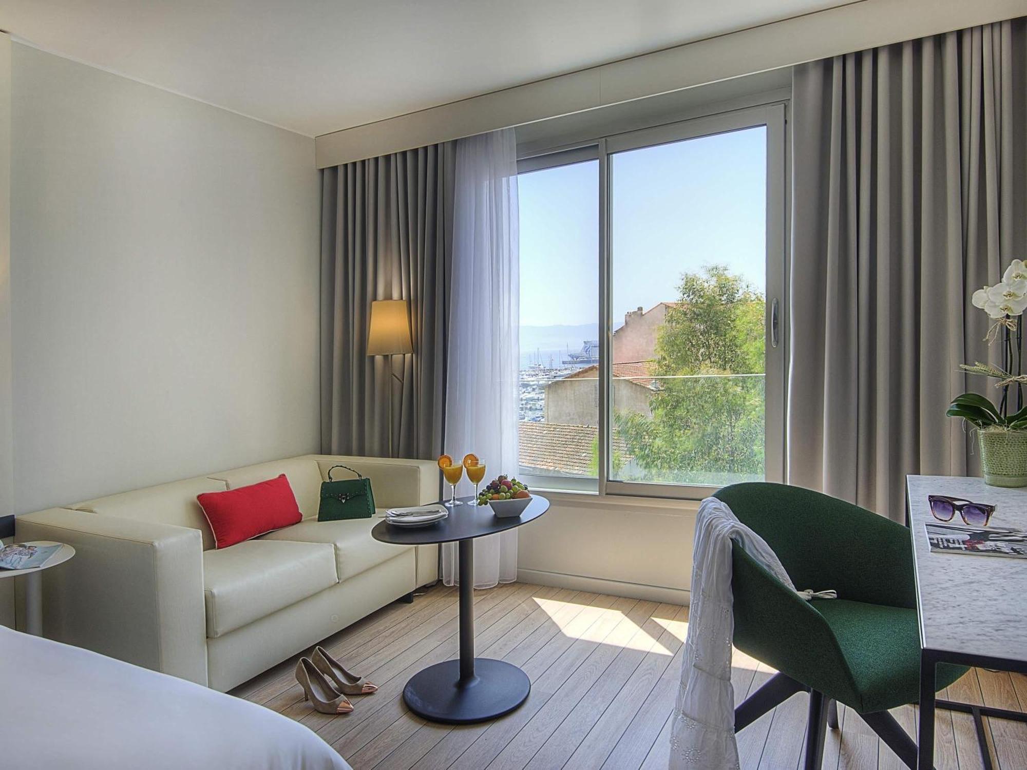 Privilege Room One Queen Bed 1 Sofa Bed