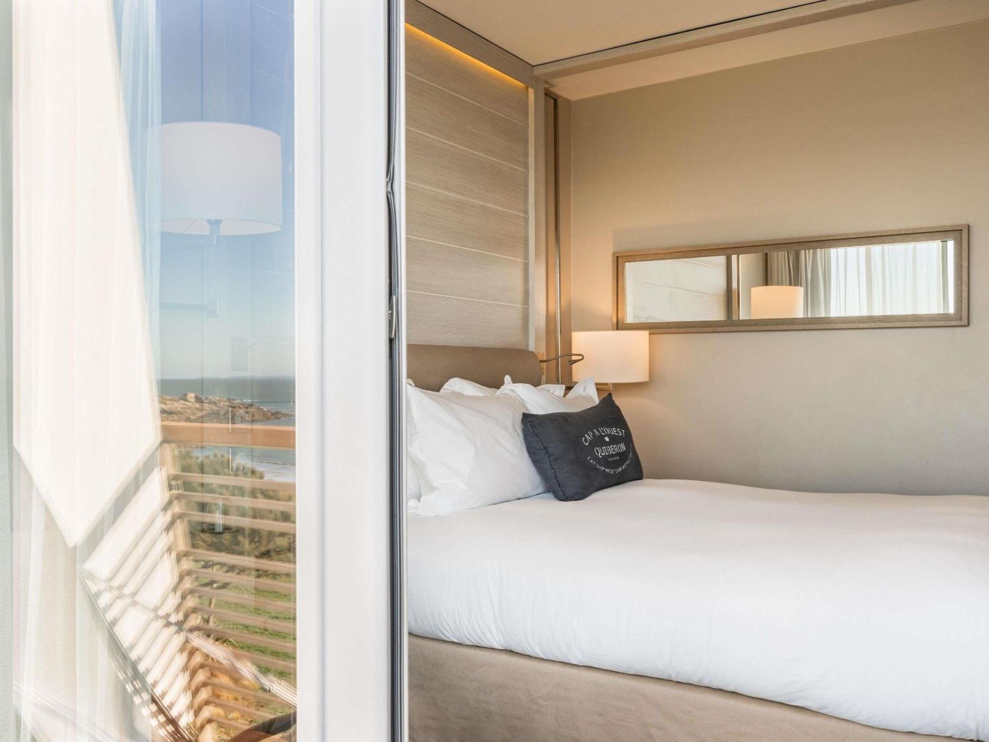 Superior Room Double Bed or Two Single Beds Promenade View