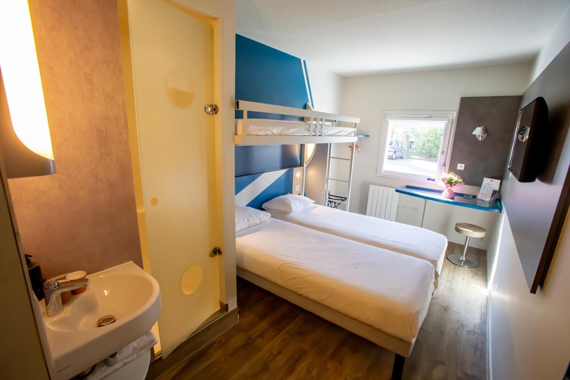 Triple Room Three Single Beds