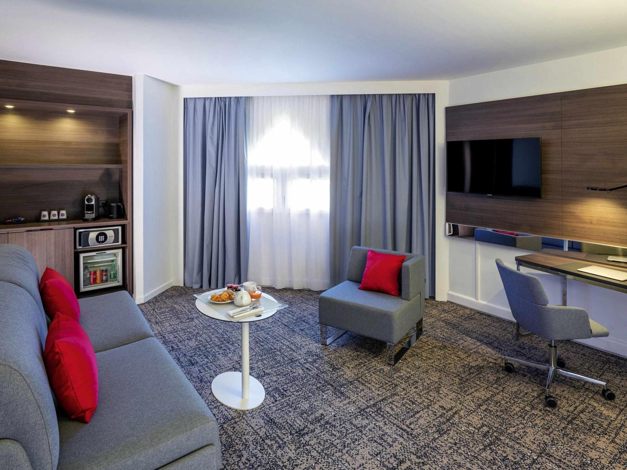 Suite One Double Bed One Double Sofa Bed