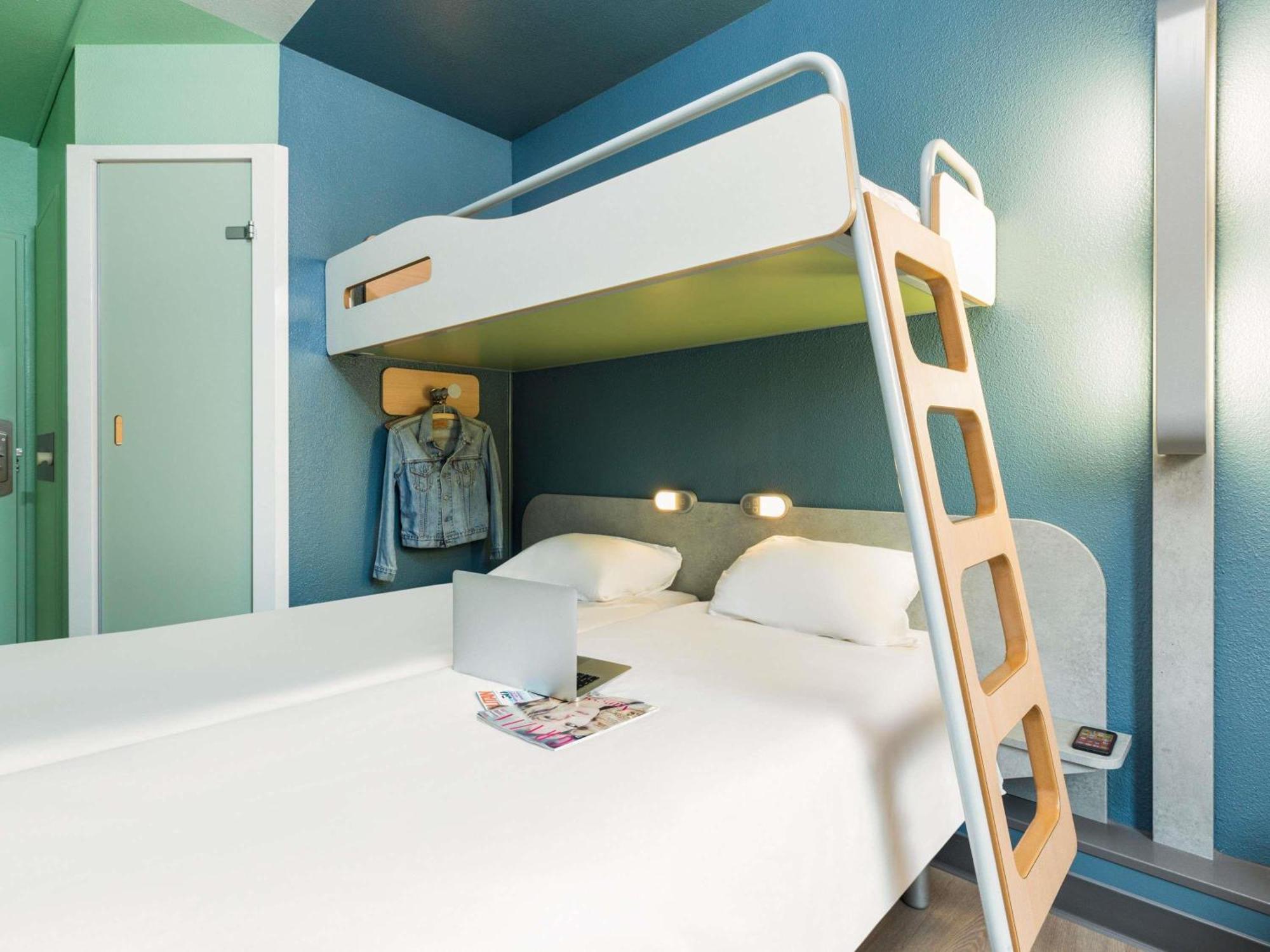 Triple Room Three Single Beds