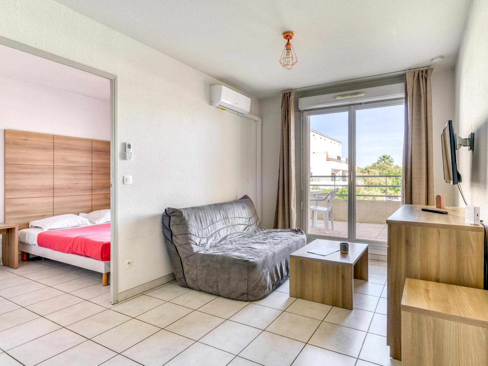 One-Bedroom Apartment Airconditioning