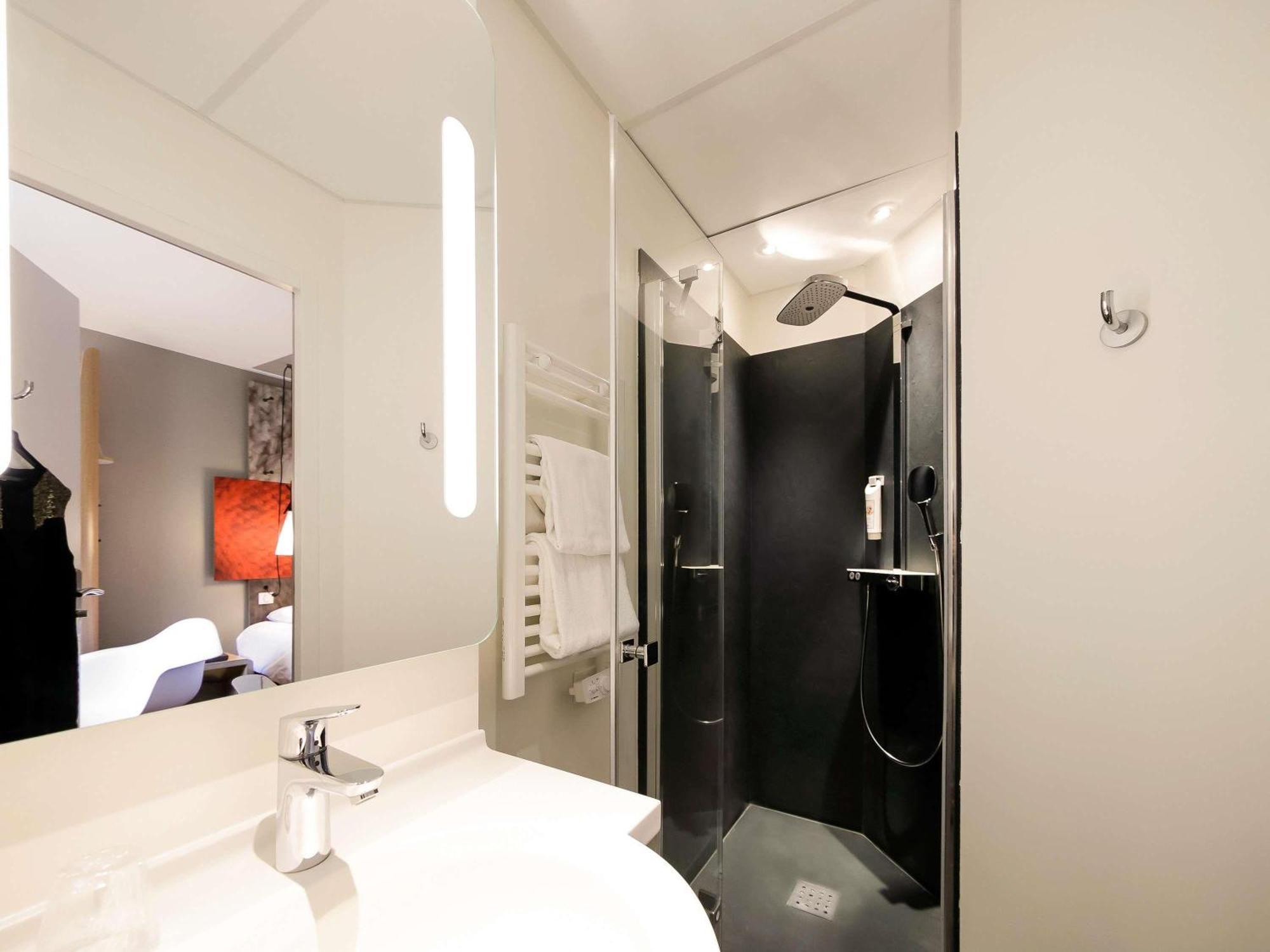 Standard Room 2 Single Beds