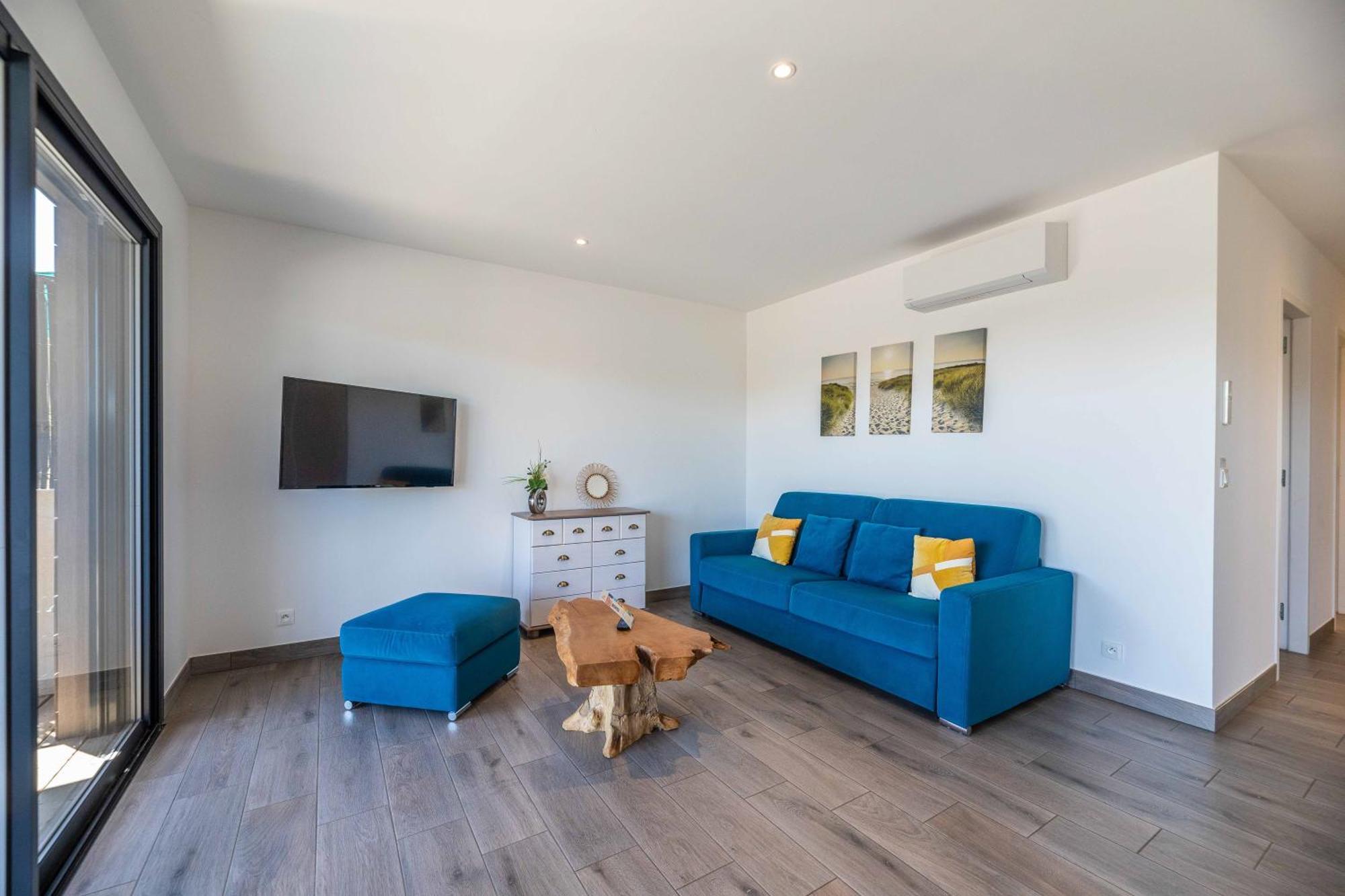 Two-Bedroom Apartment Air Conditioning Terrace