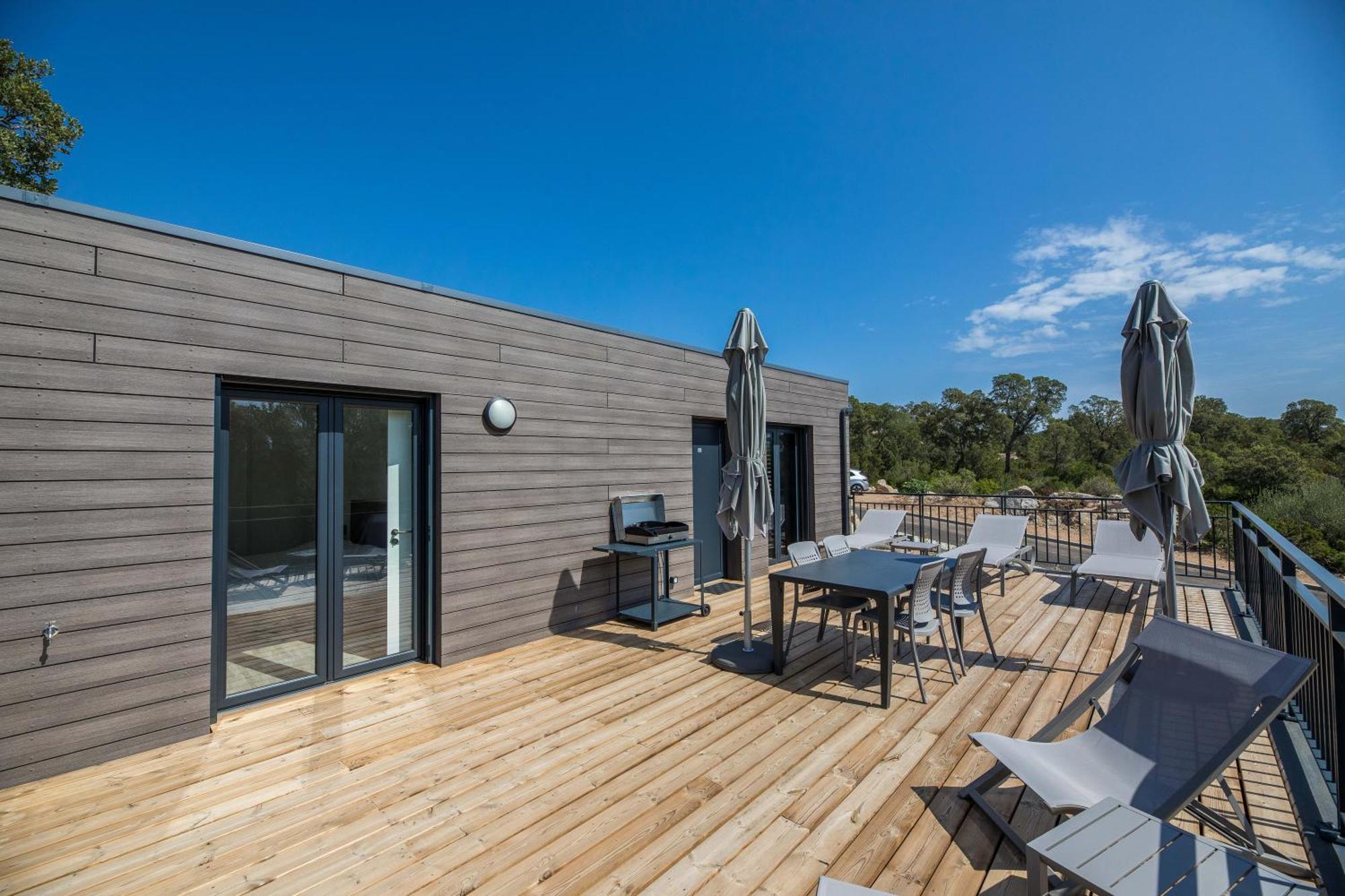 Superior One-Bedroom Apartment Air Conditioning Terrace Open View
