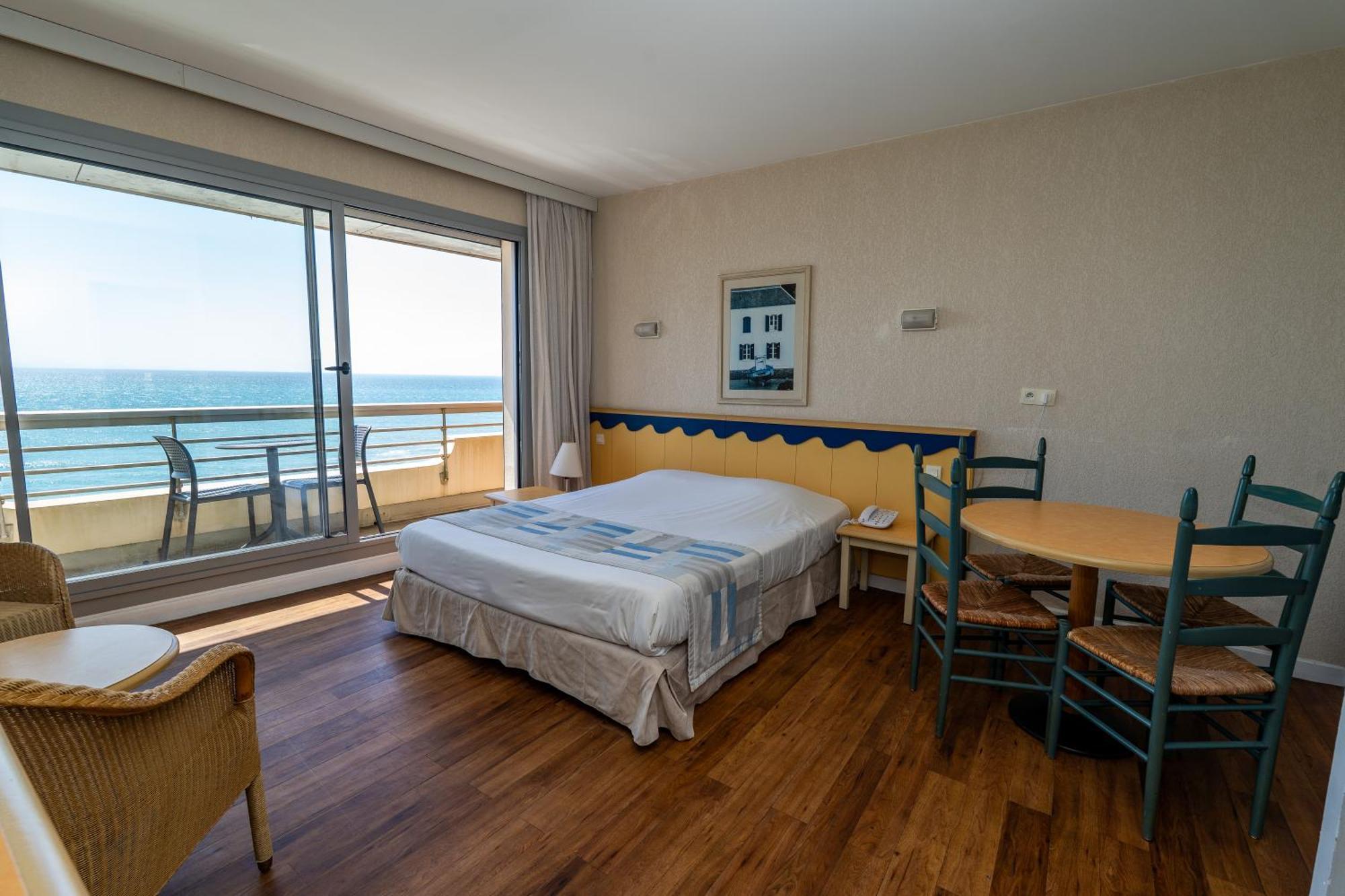 Essential Studio 2 or Panoramic ocean view