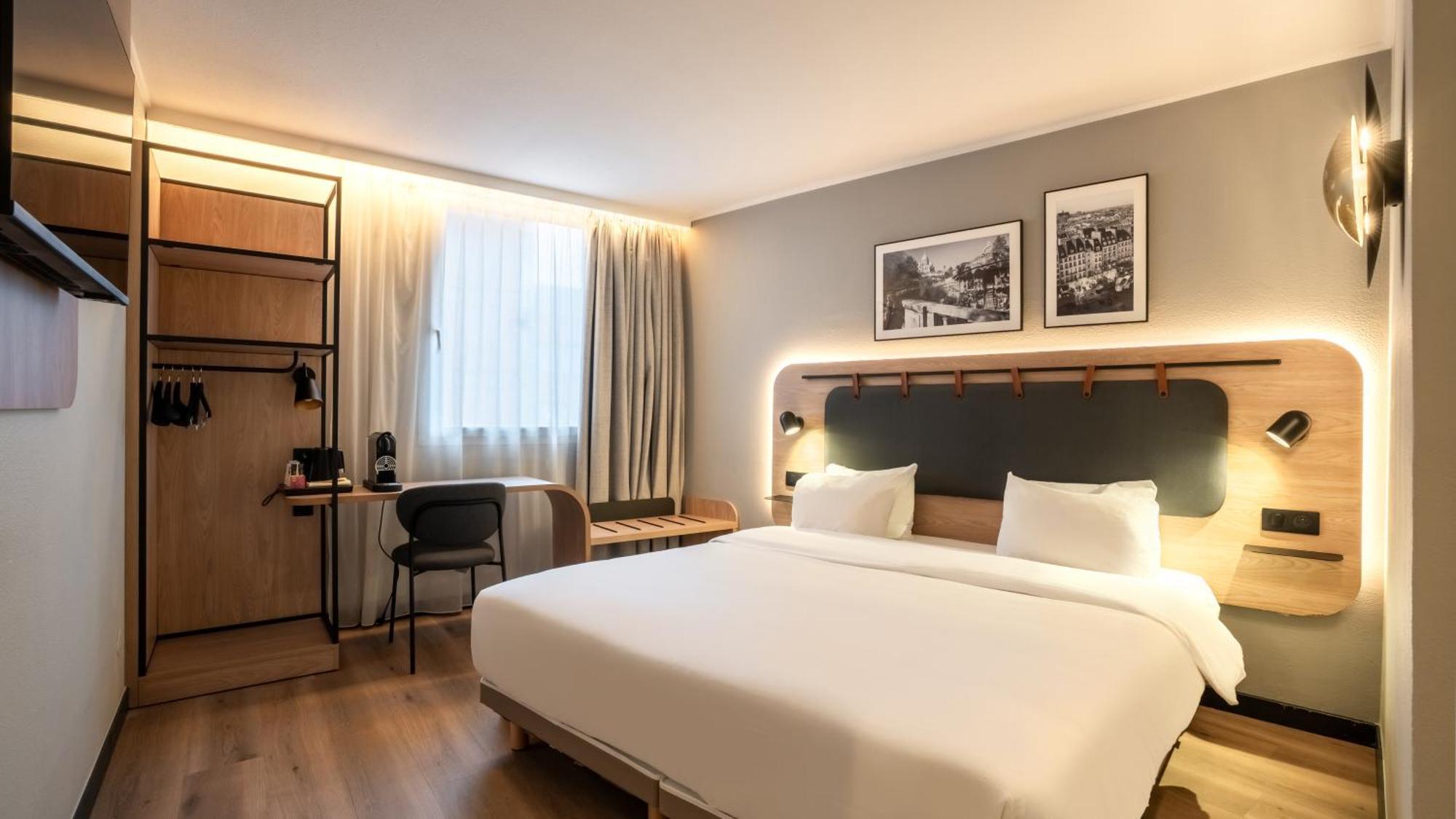 Superior Room 1 King Bed