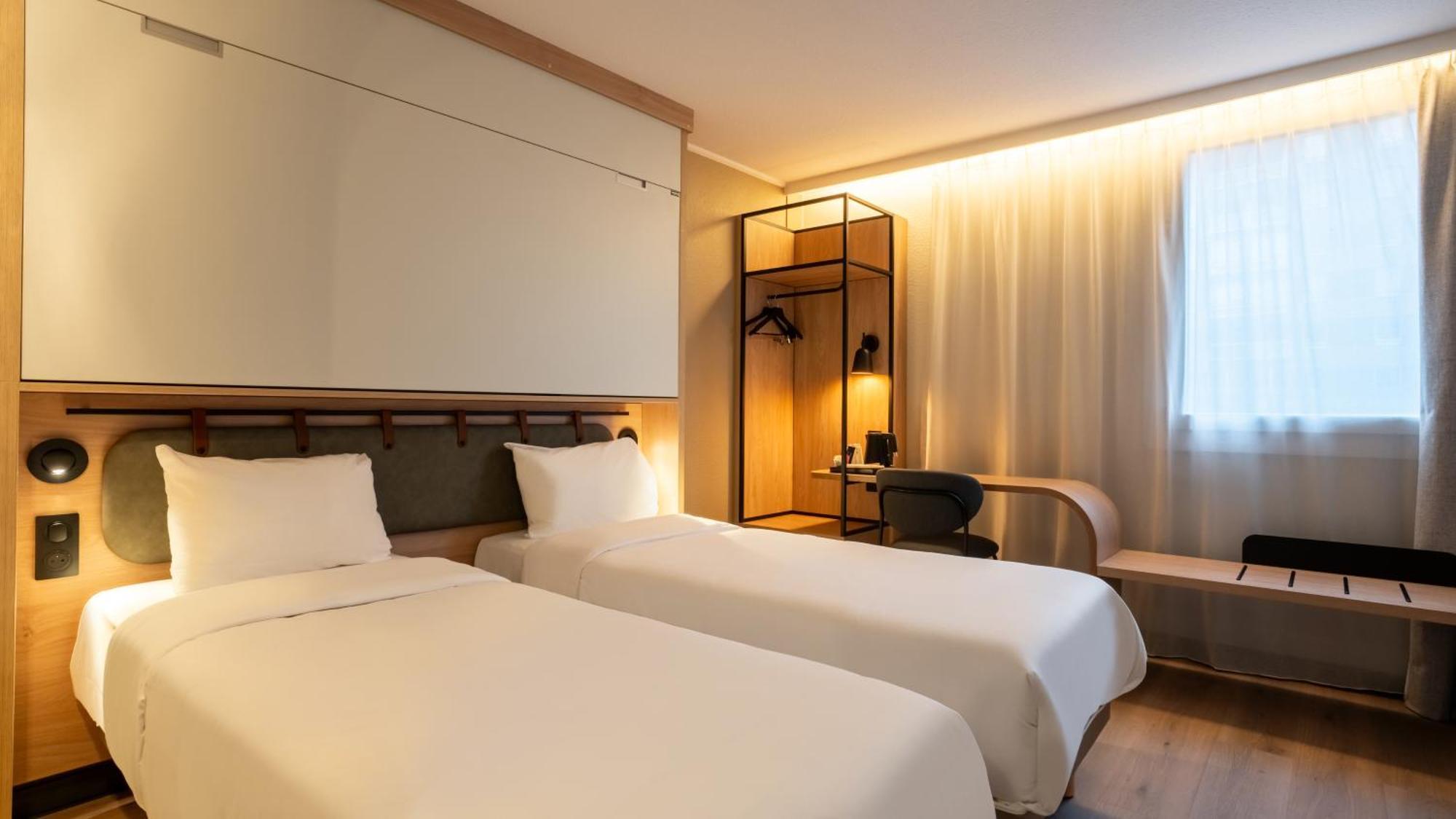 Standard Room 1 Queen Bed 1 Bunk Bed