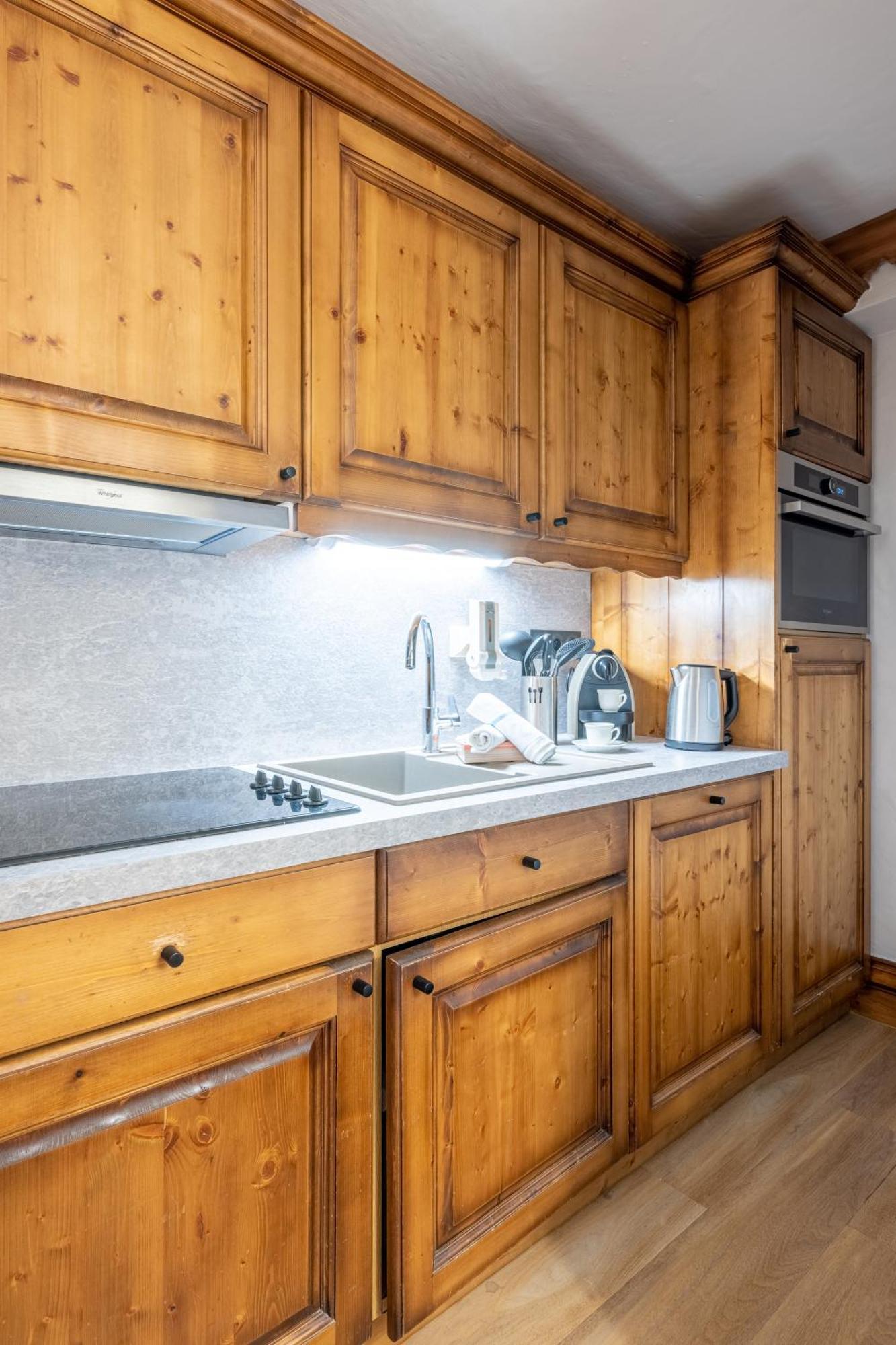 Superior One-Bedroom Apartment