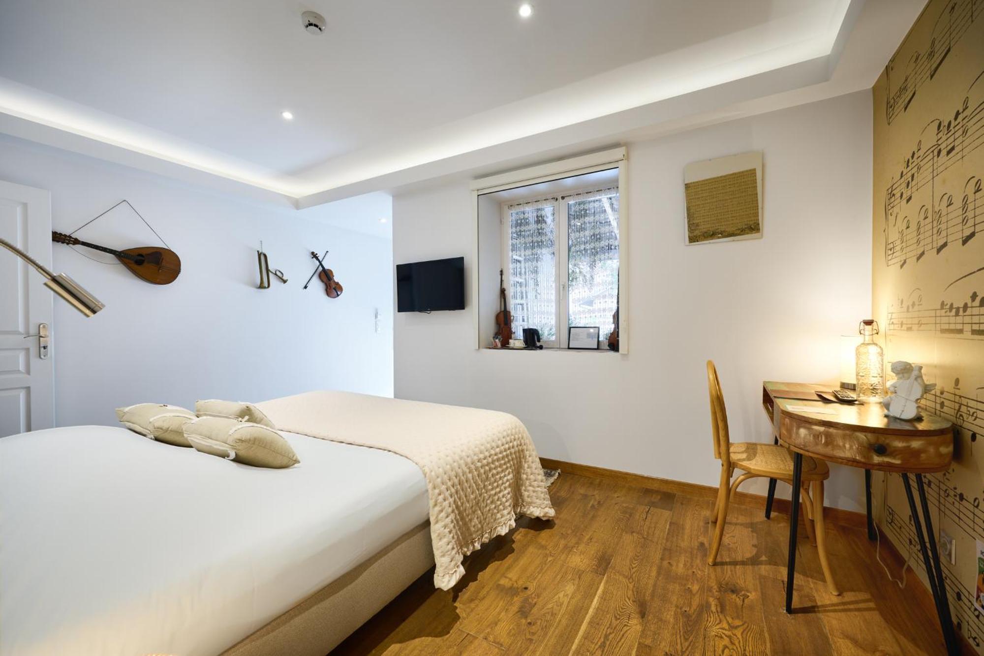 Theme Room