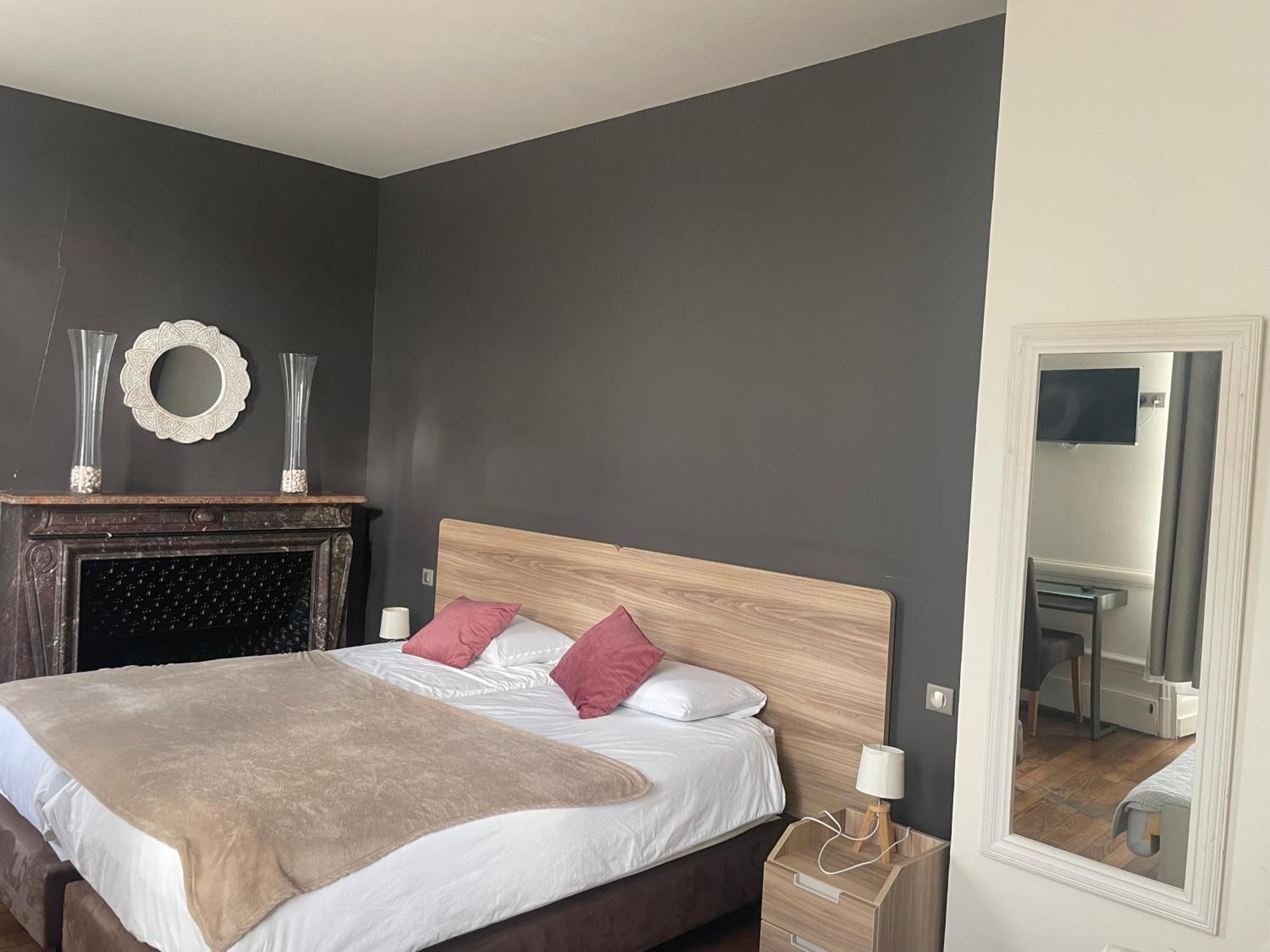 Standard Twin Room Sofa