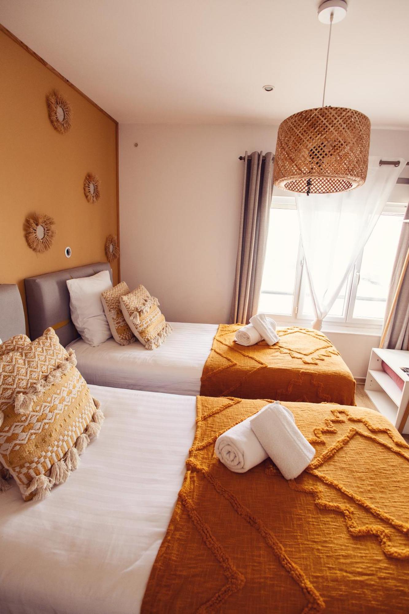 Double or Twin Room Side Sea View
