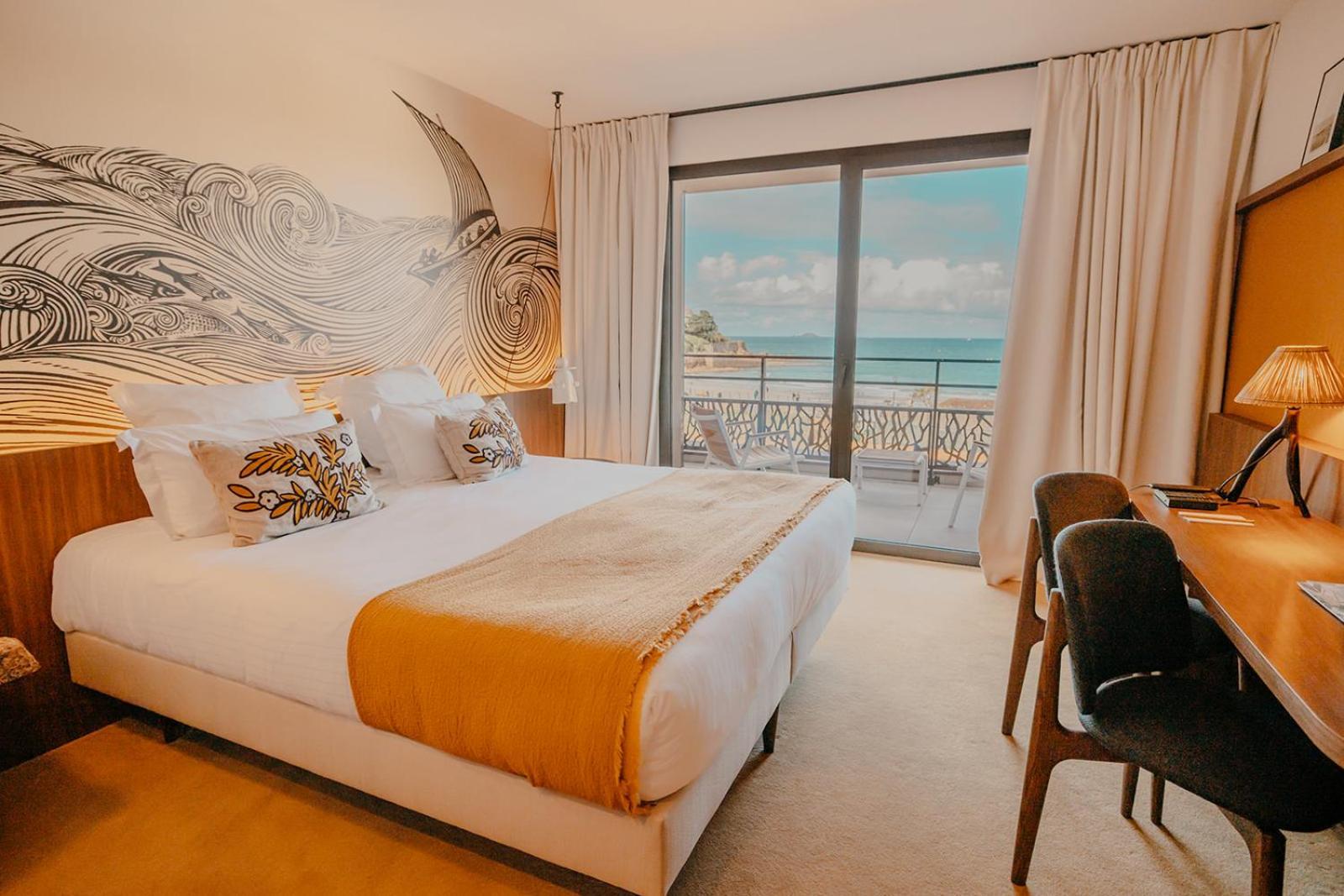 Double or Twin Room Sea View