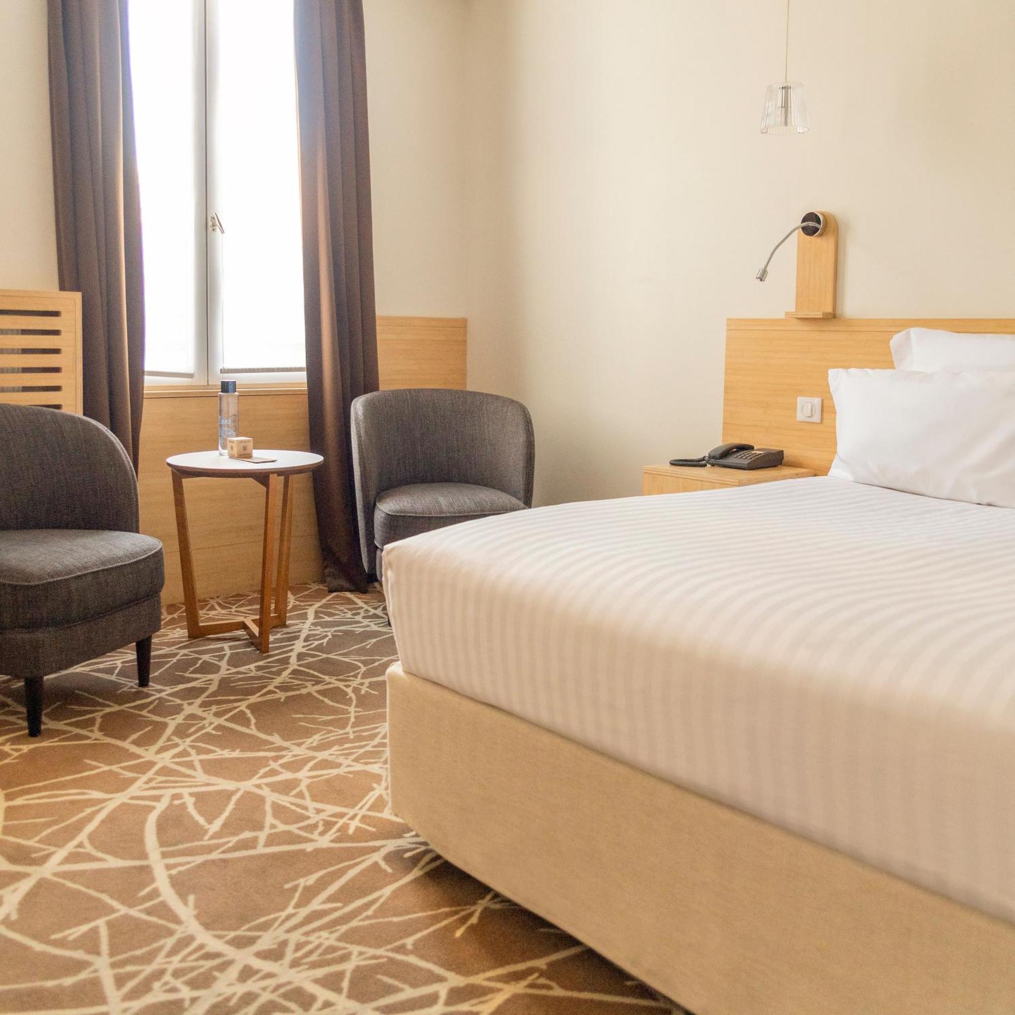Deluxe Queen Room