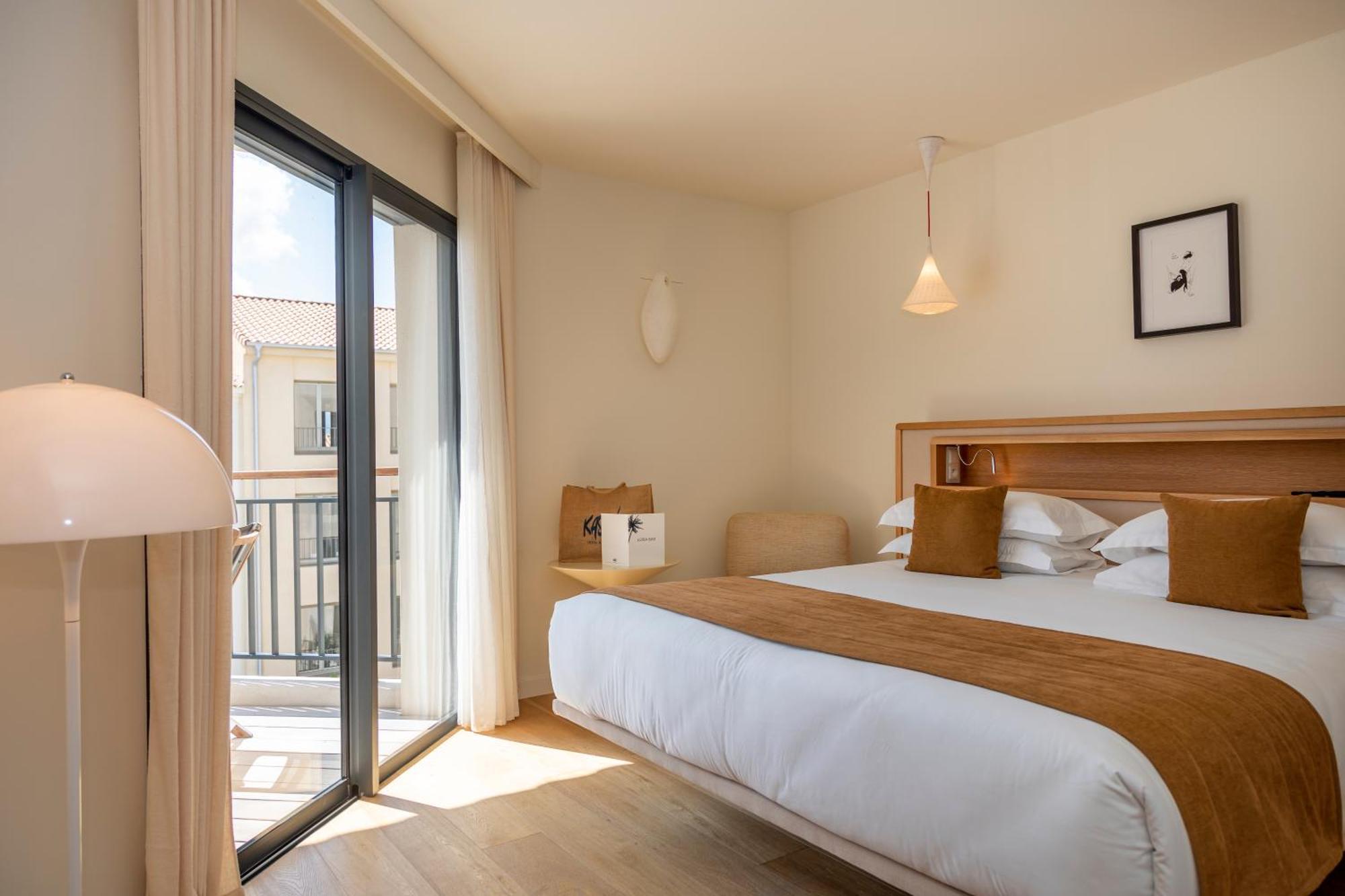 Classic Double or Twin Room Pool View