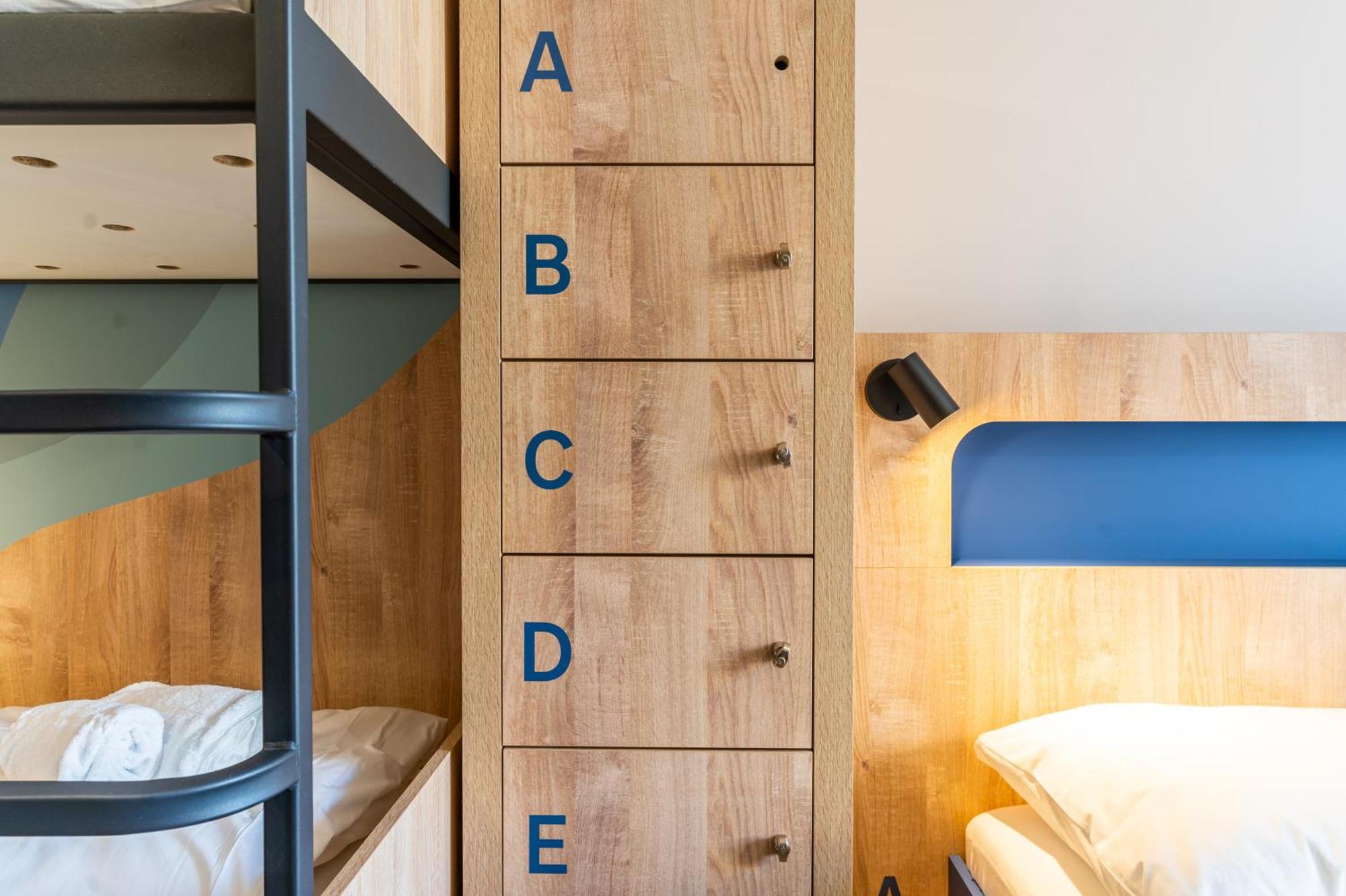 Bed 6-Bed Mixed Dormitory Room