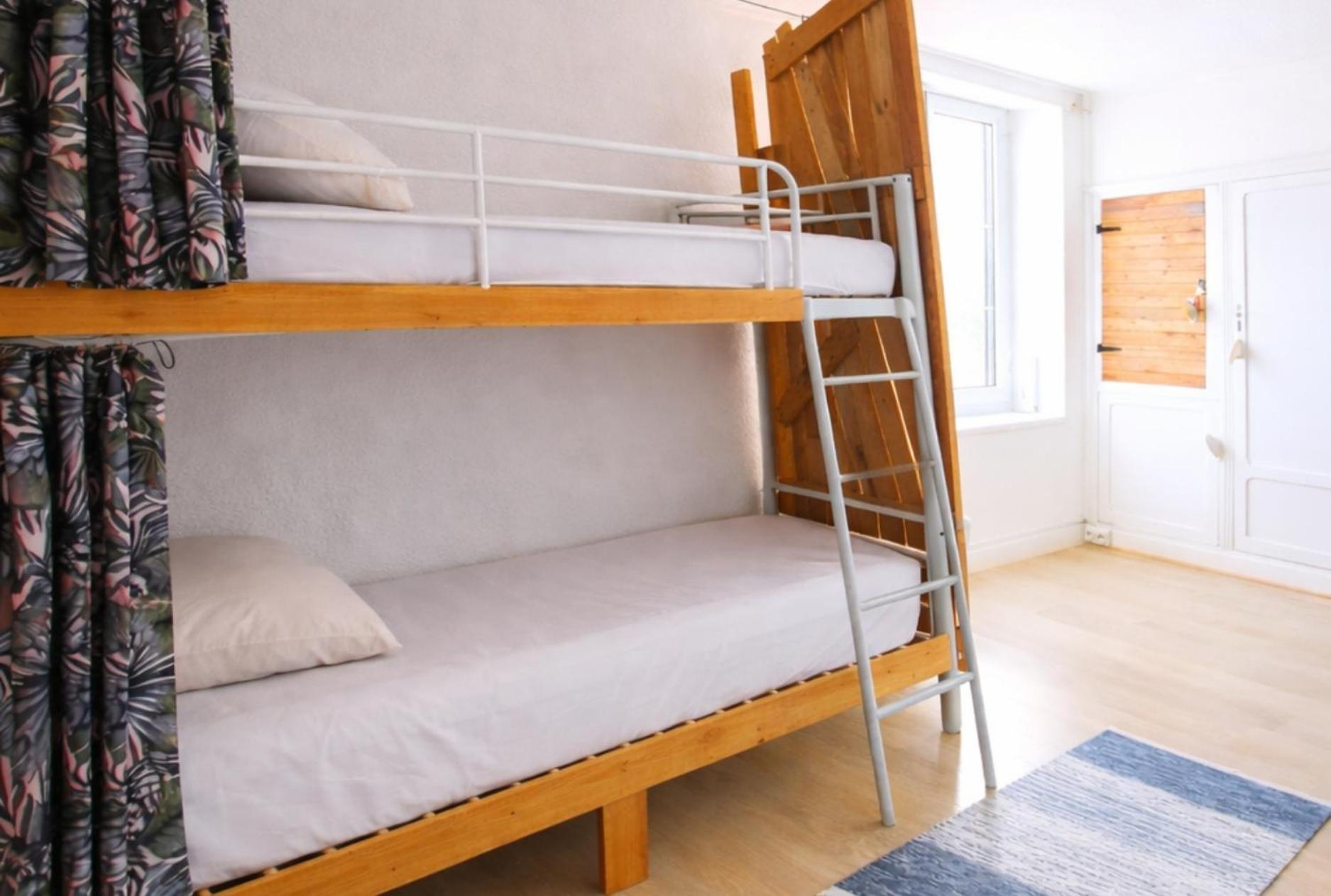 Single Bed 4-Bed Dormitory Room