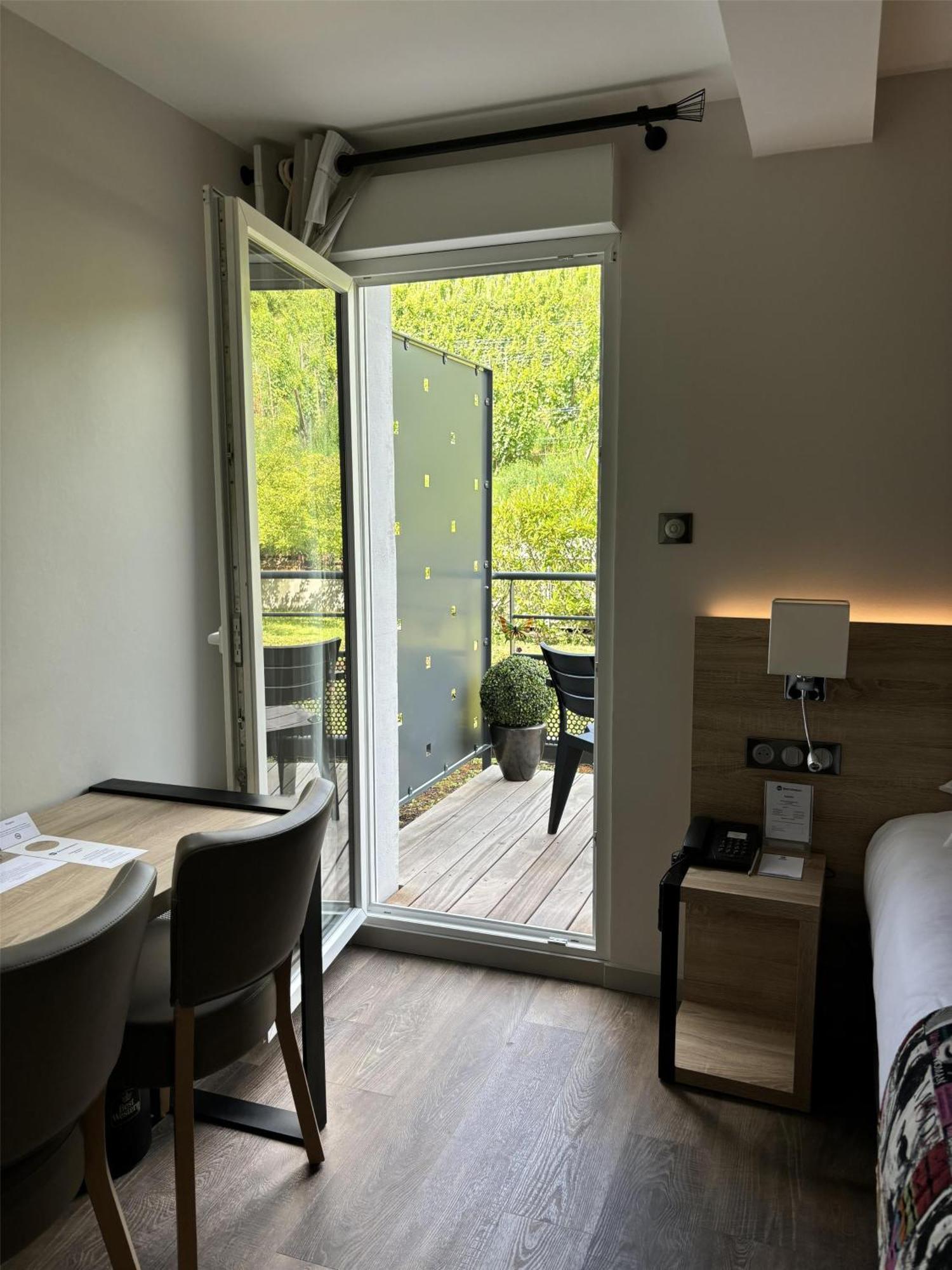 Standard Queen Room Balcony Spa Access